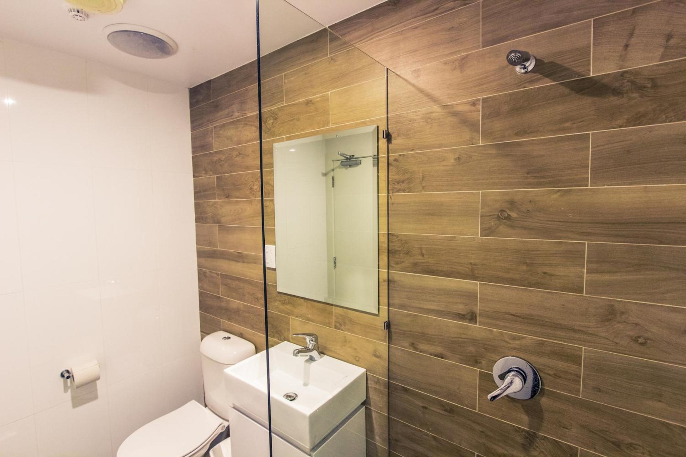 King Room with En Suite Bathroom photo 3