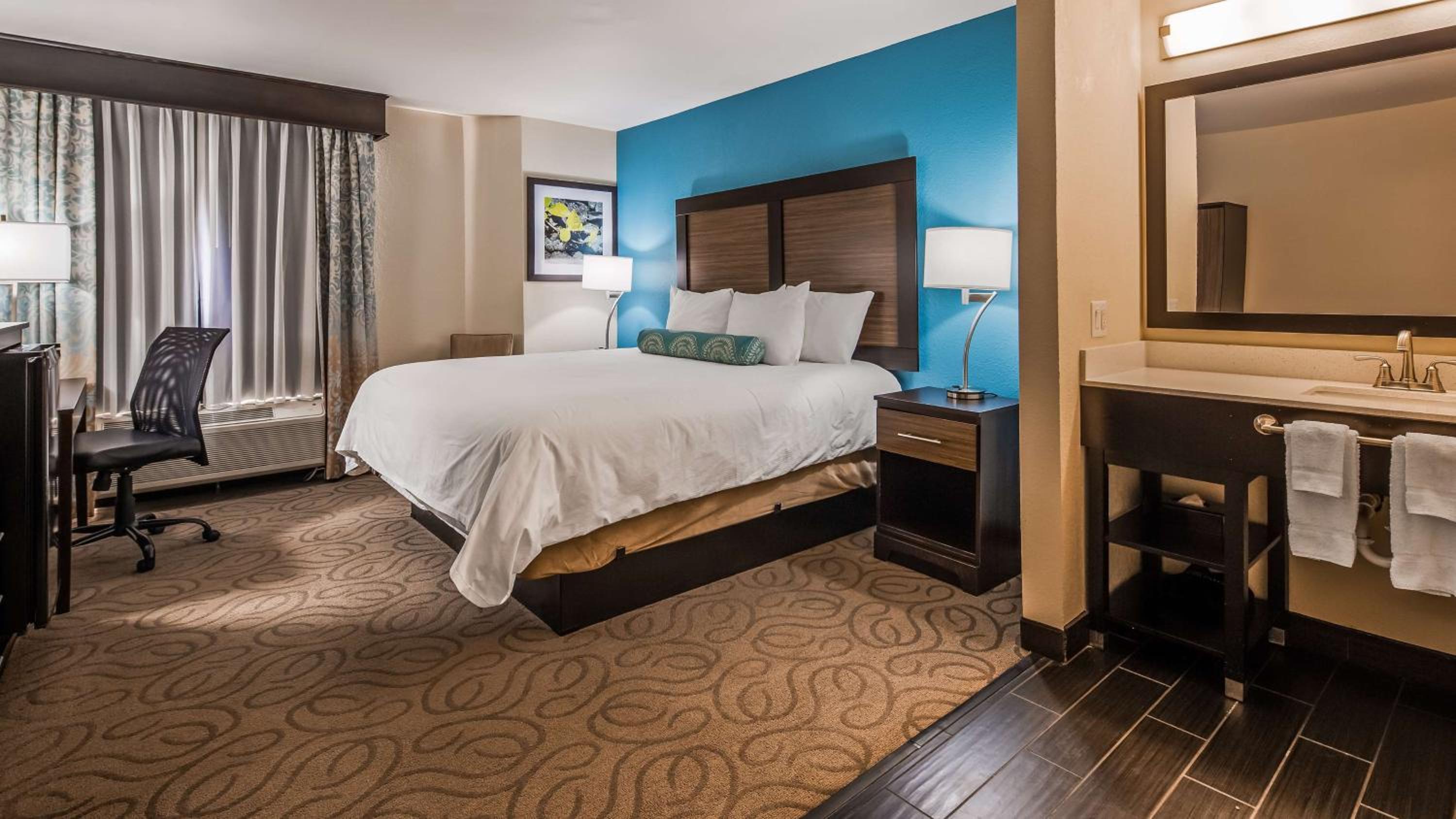 King Room - Pet Friendly/Non-Smoking - Photo 1