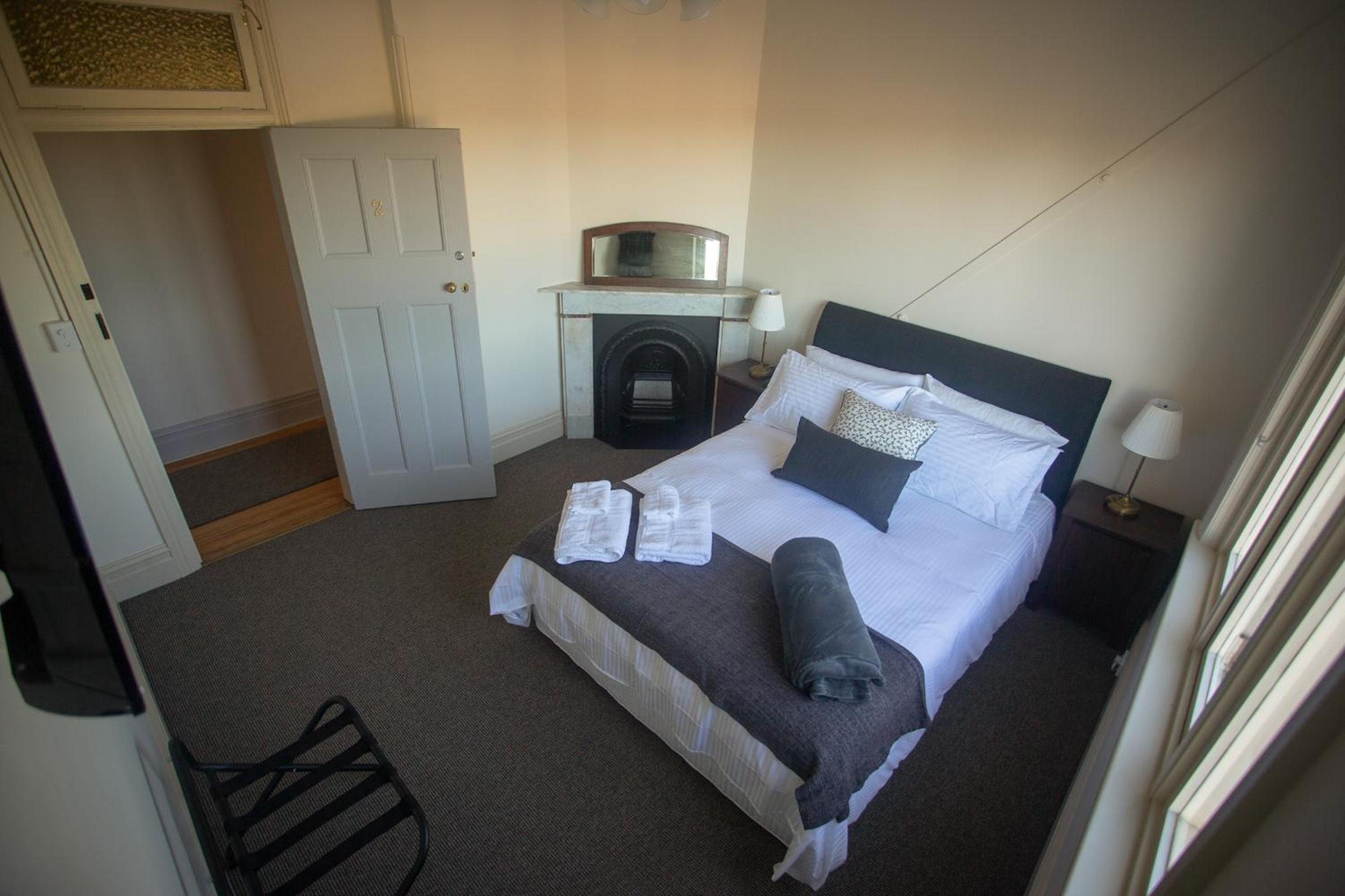 Queen Room photo 3