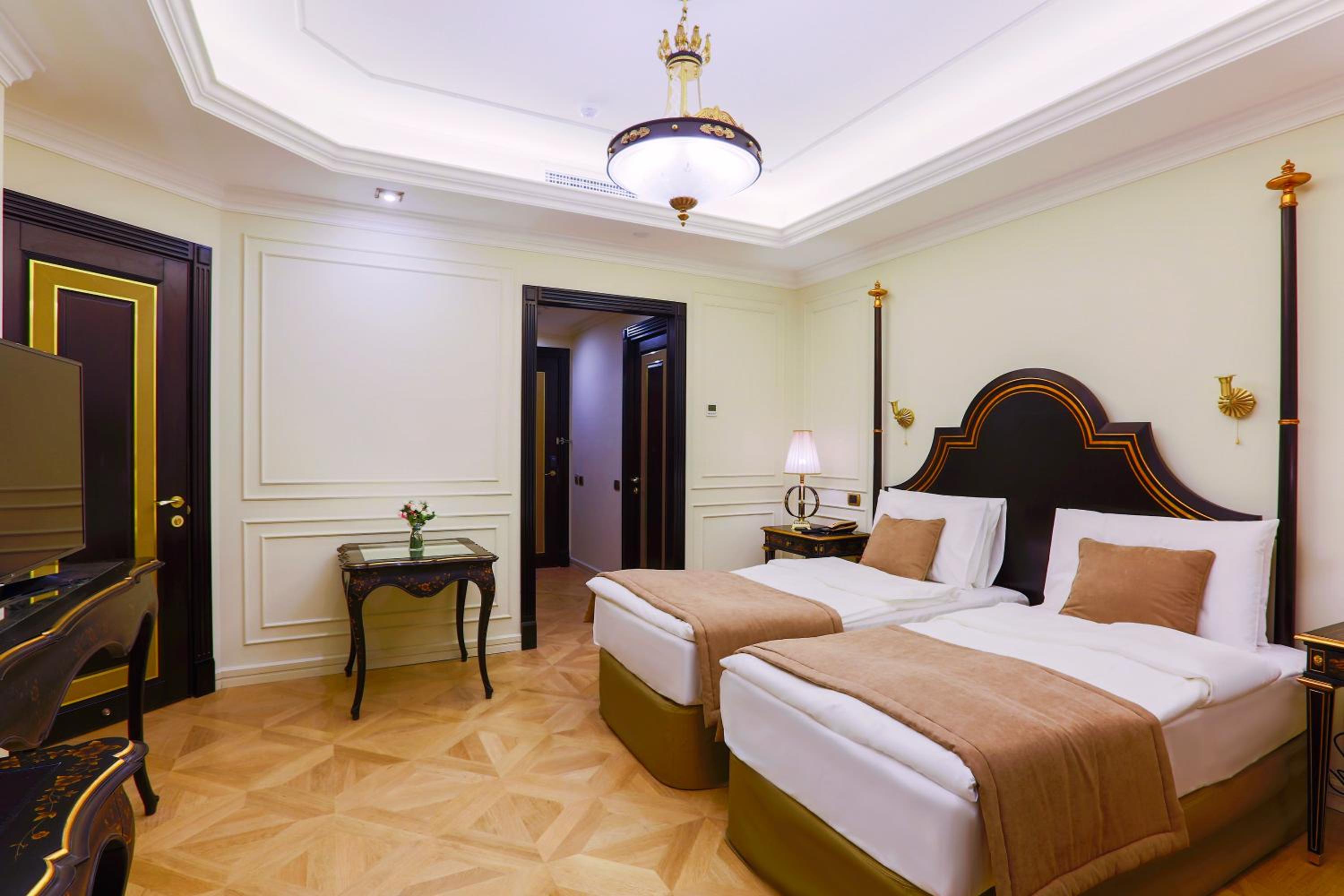 Deluxe Double or Twin Room photo 2