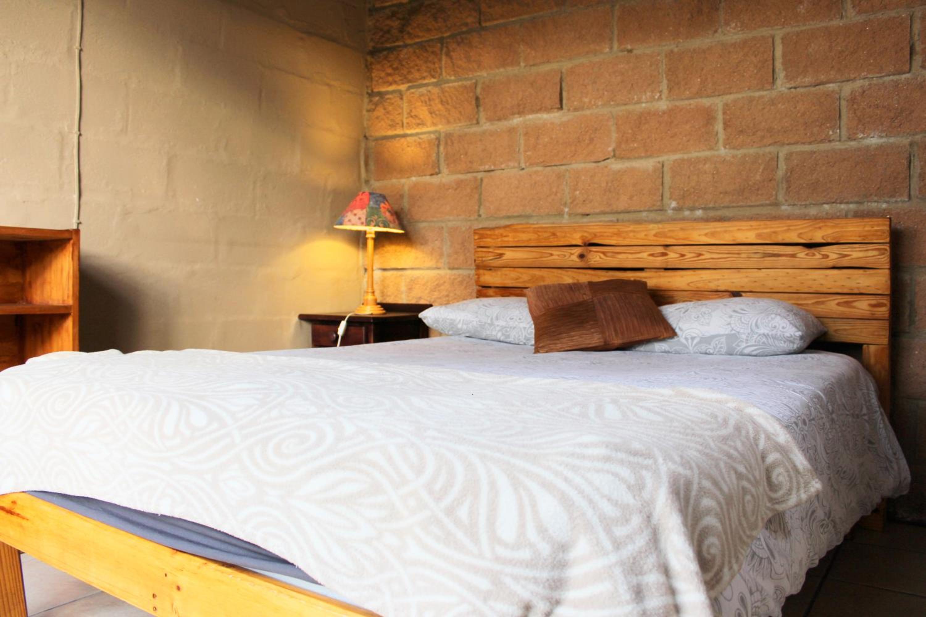 Budget Double Room - Photo 4