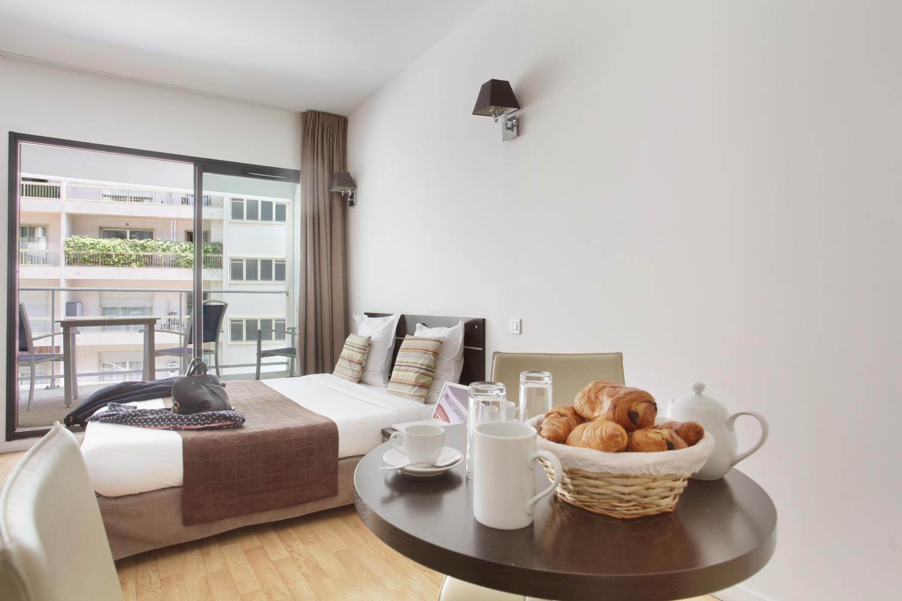 Studio with Balcony (2-3 Adults)