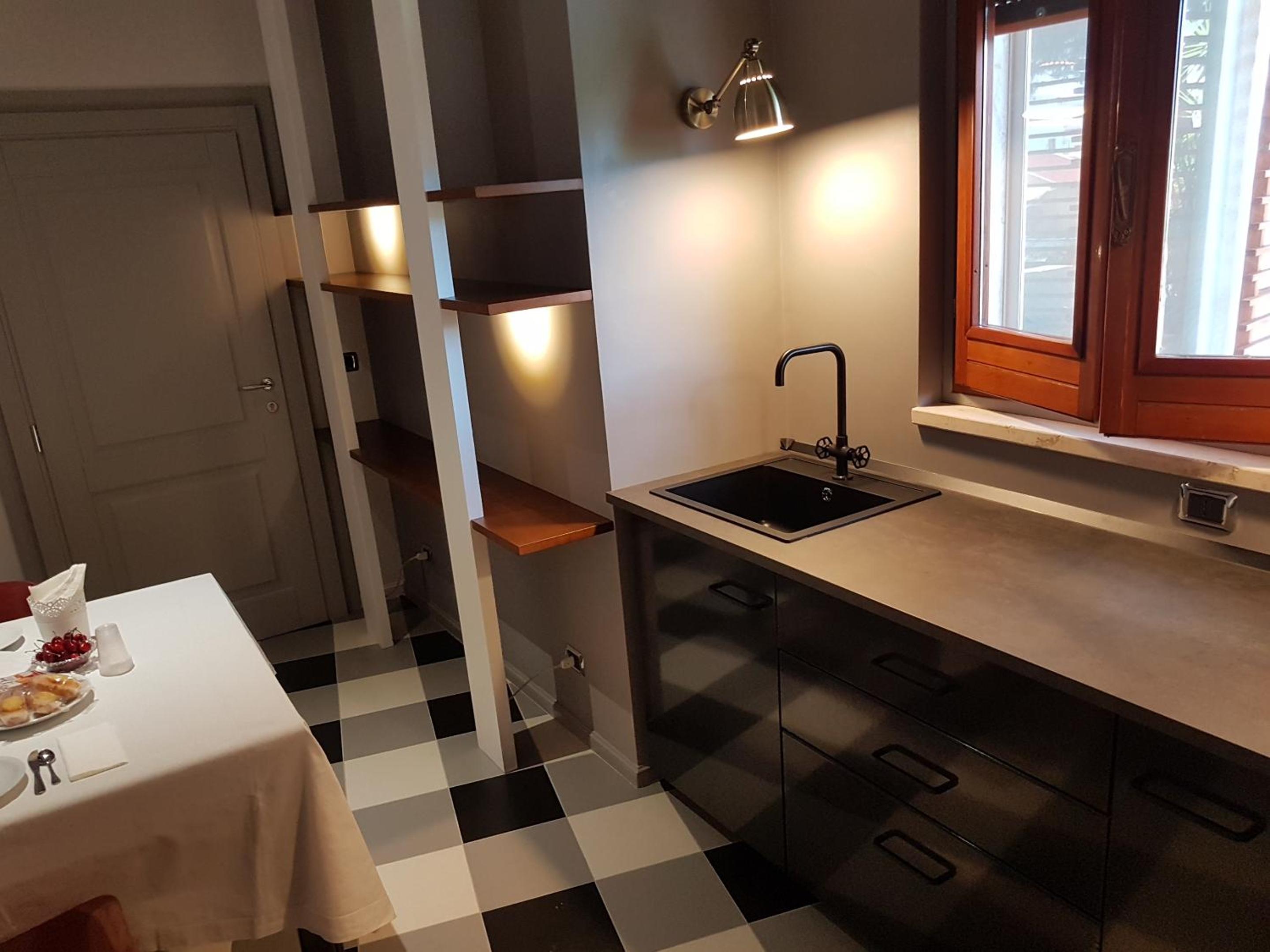 King Suite with Balcony photo 2