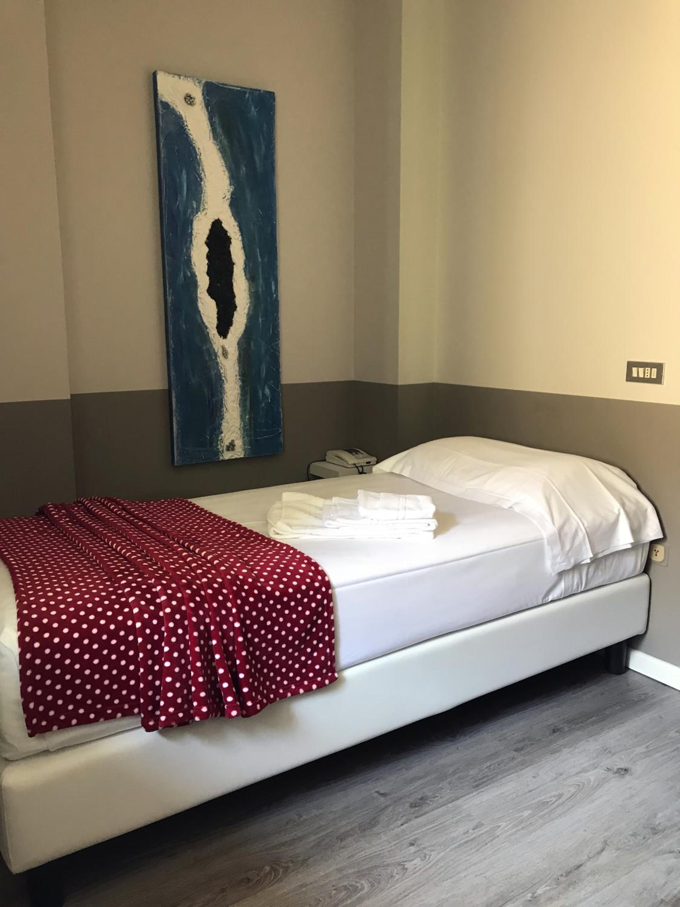 Single Room photo 1