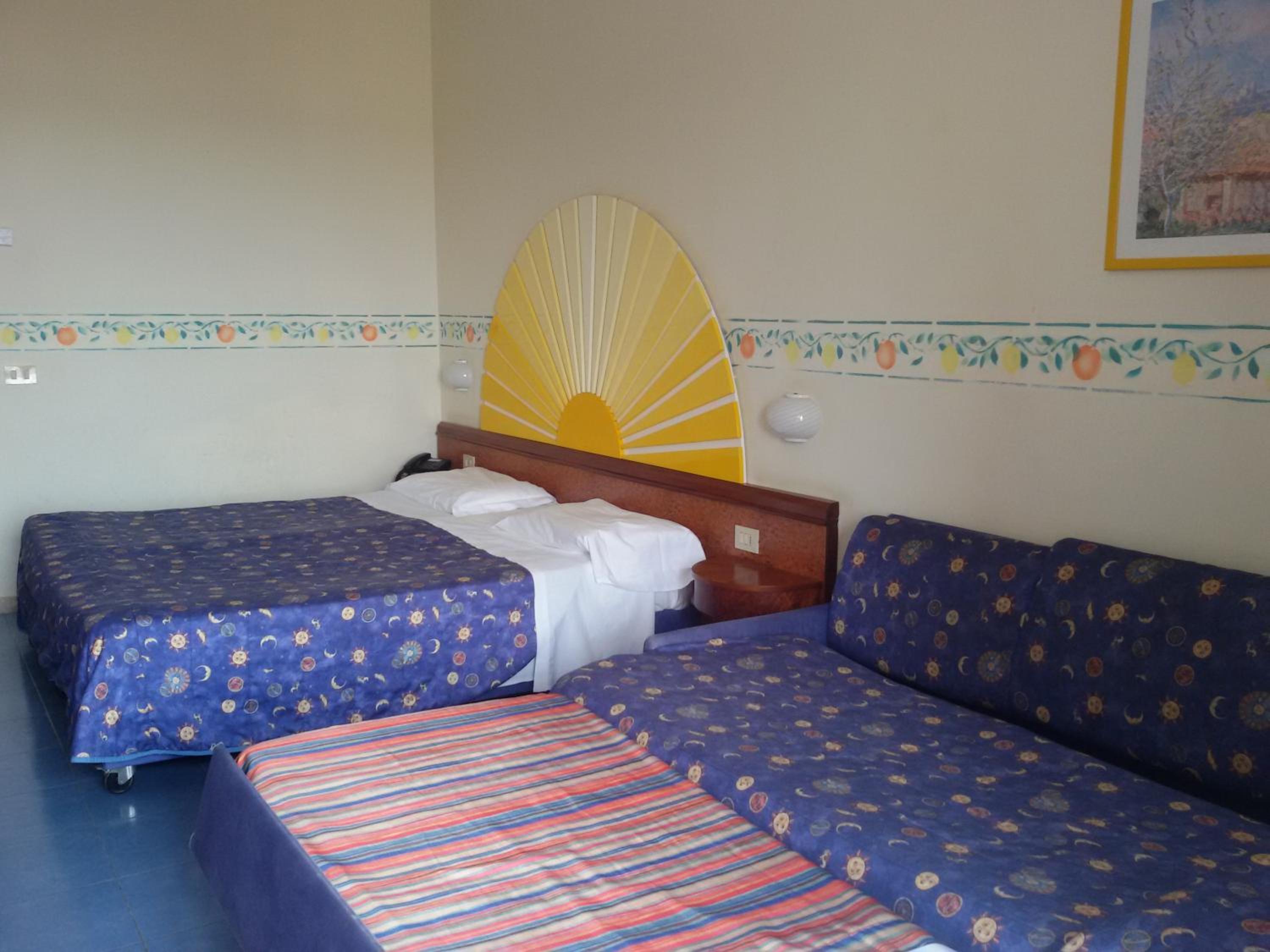 Quadruple Room - Photo 3