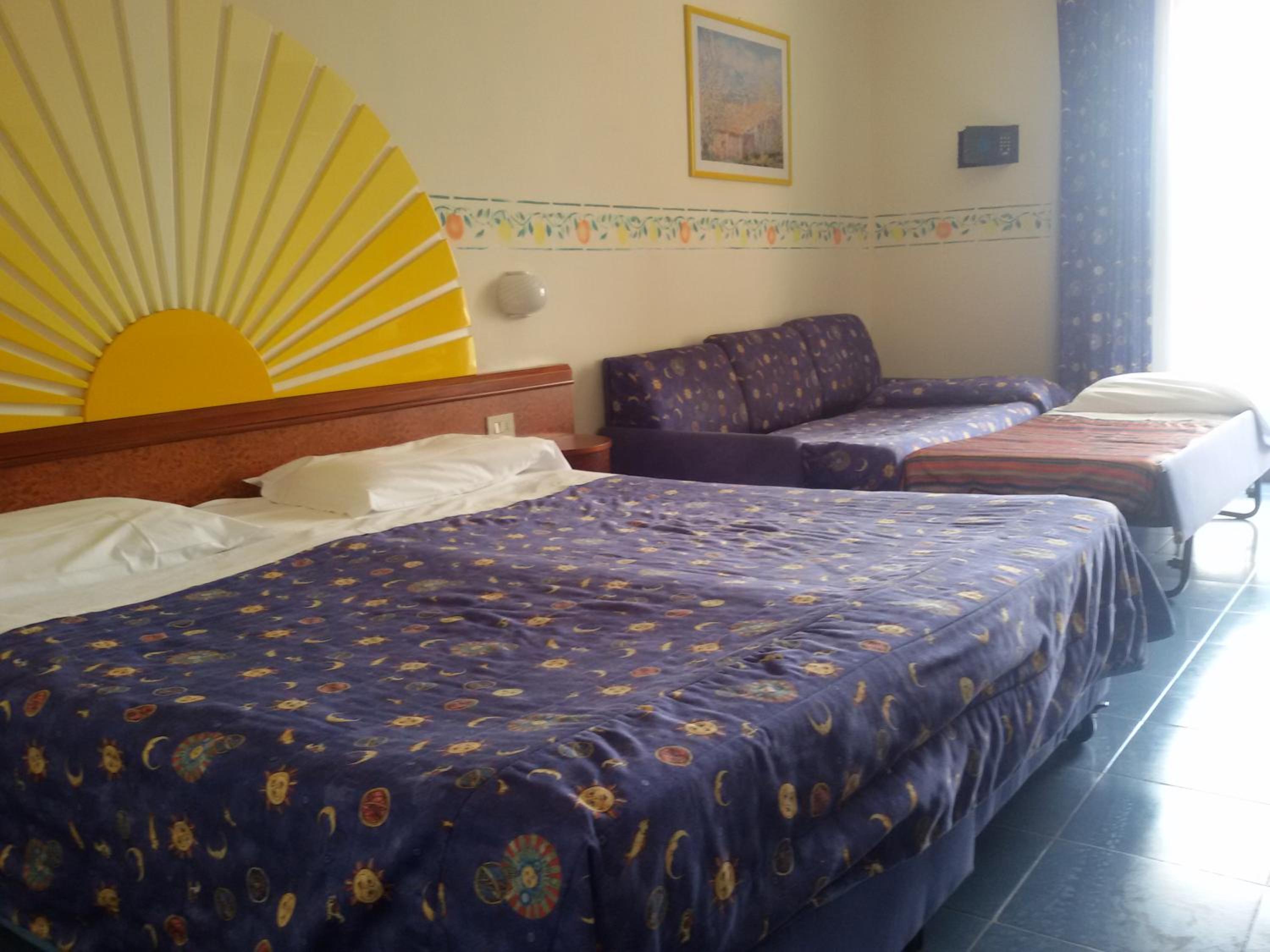 Quadruple Room - Photo 1