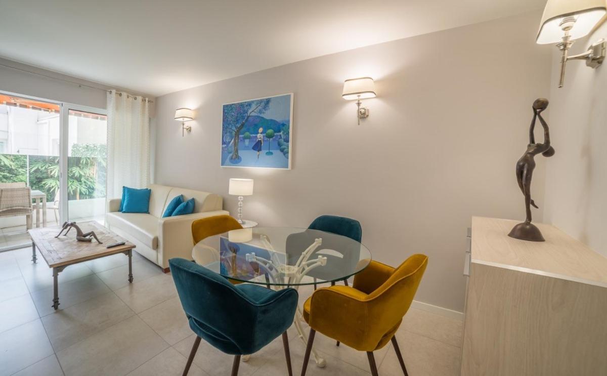 Two-Bedroom Apartment Yves Montand