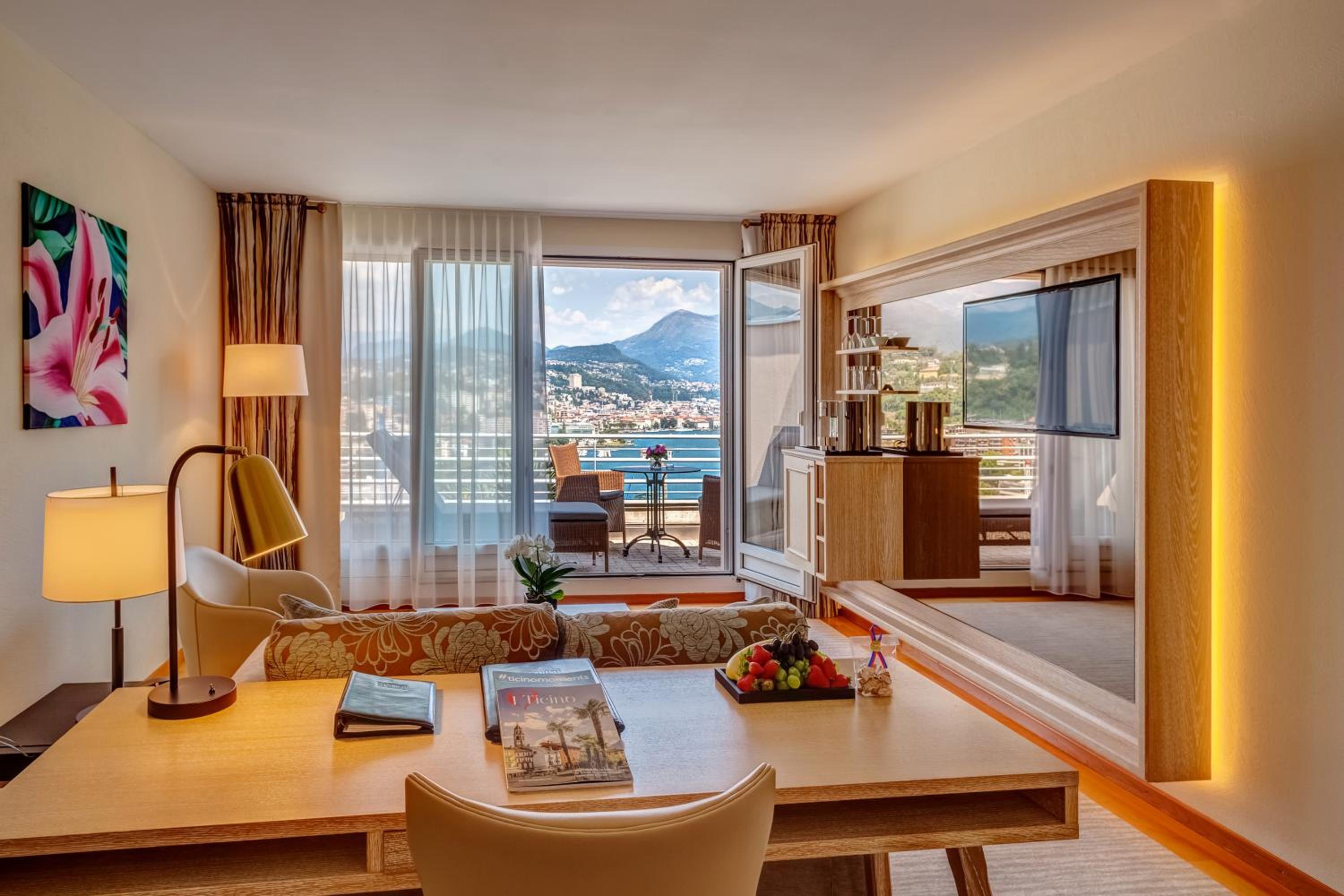 Suite with Lake View - Photo 1