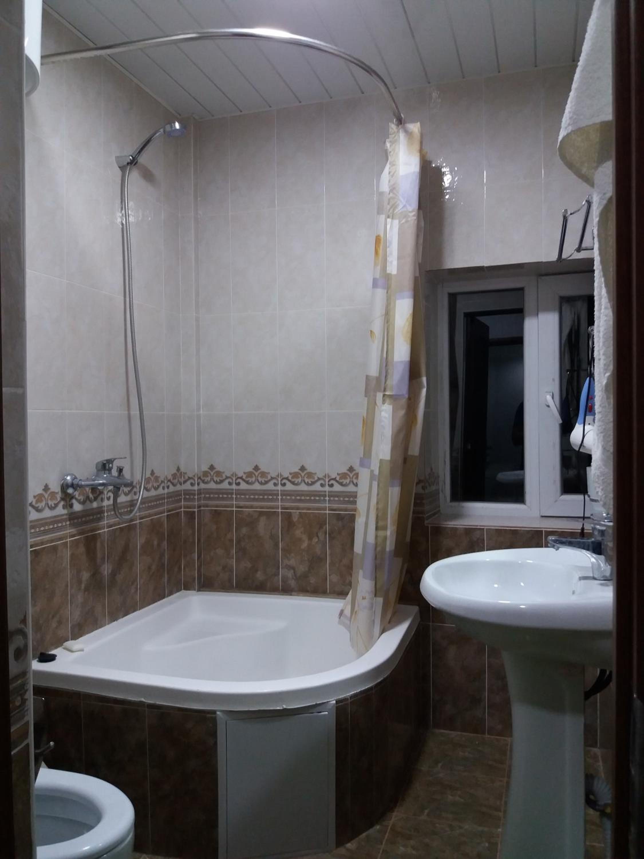 Bed In 6-Bed Male Dormitory Room With Private Bathroom