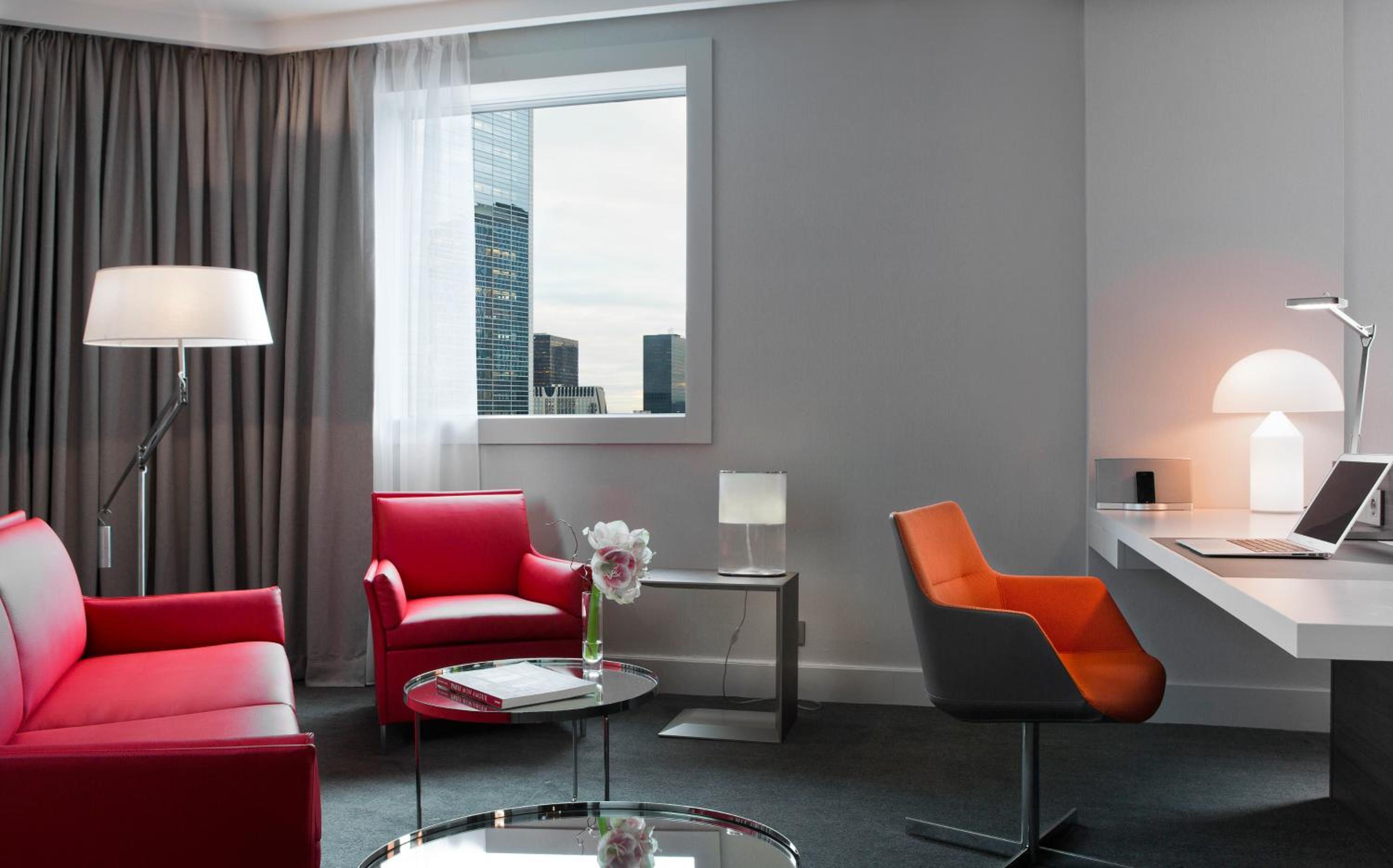Family Suite with Panoramic View - Photo 7