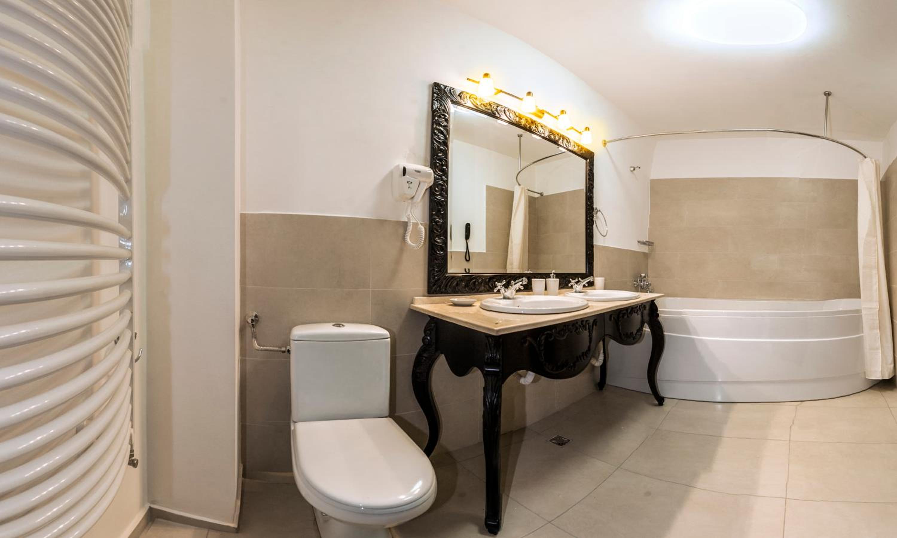 Deluxe Double Room with Citadel View photo 2