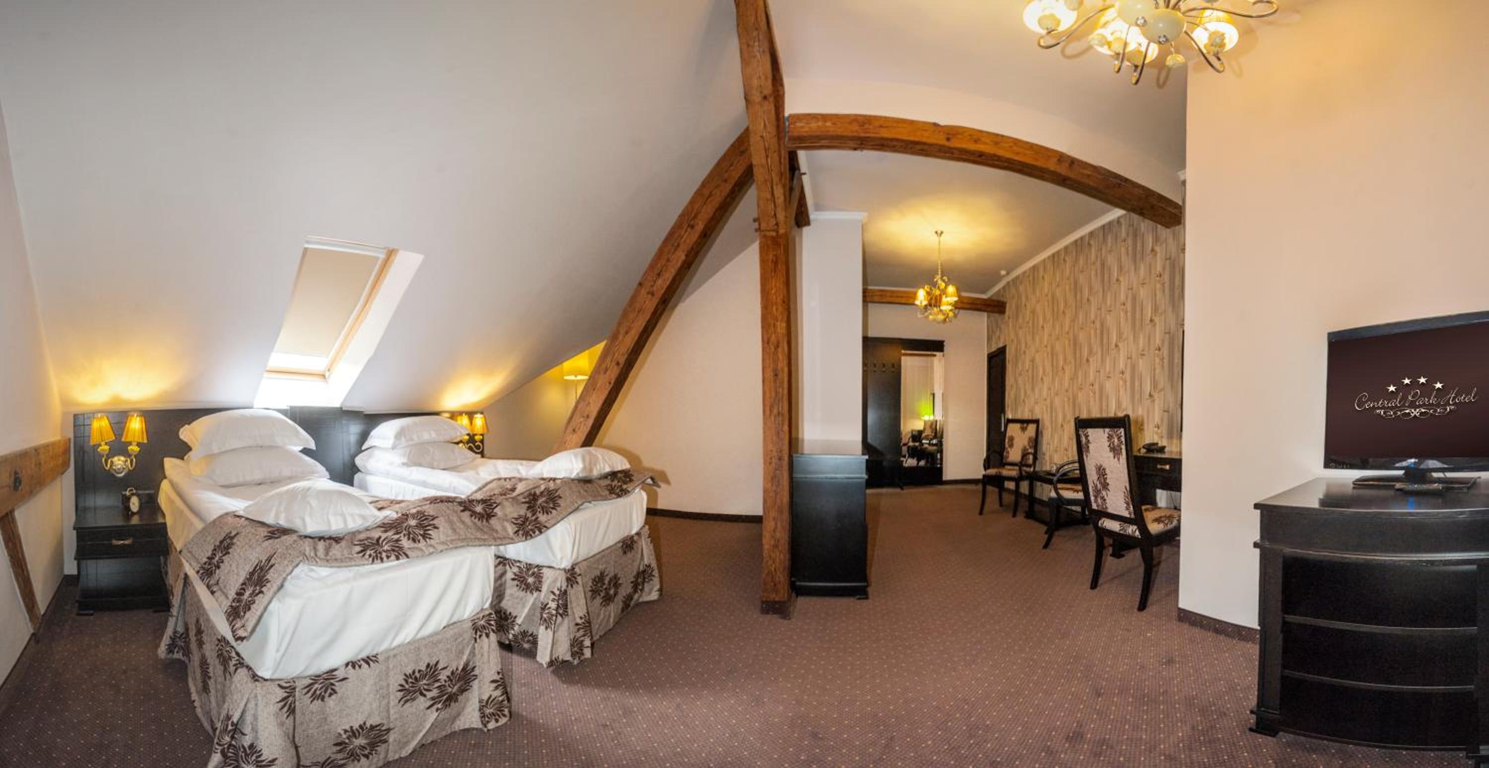 Double Room - Attic photo 2