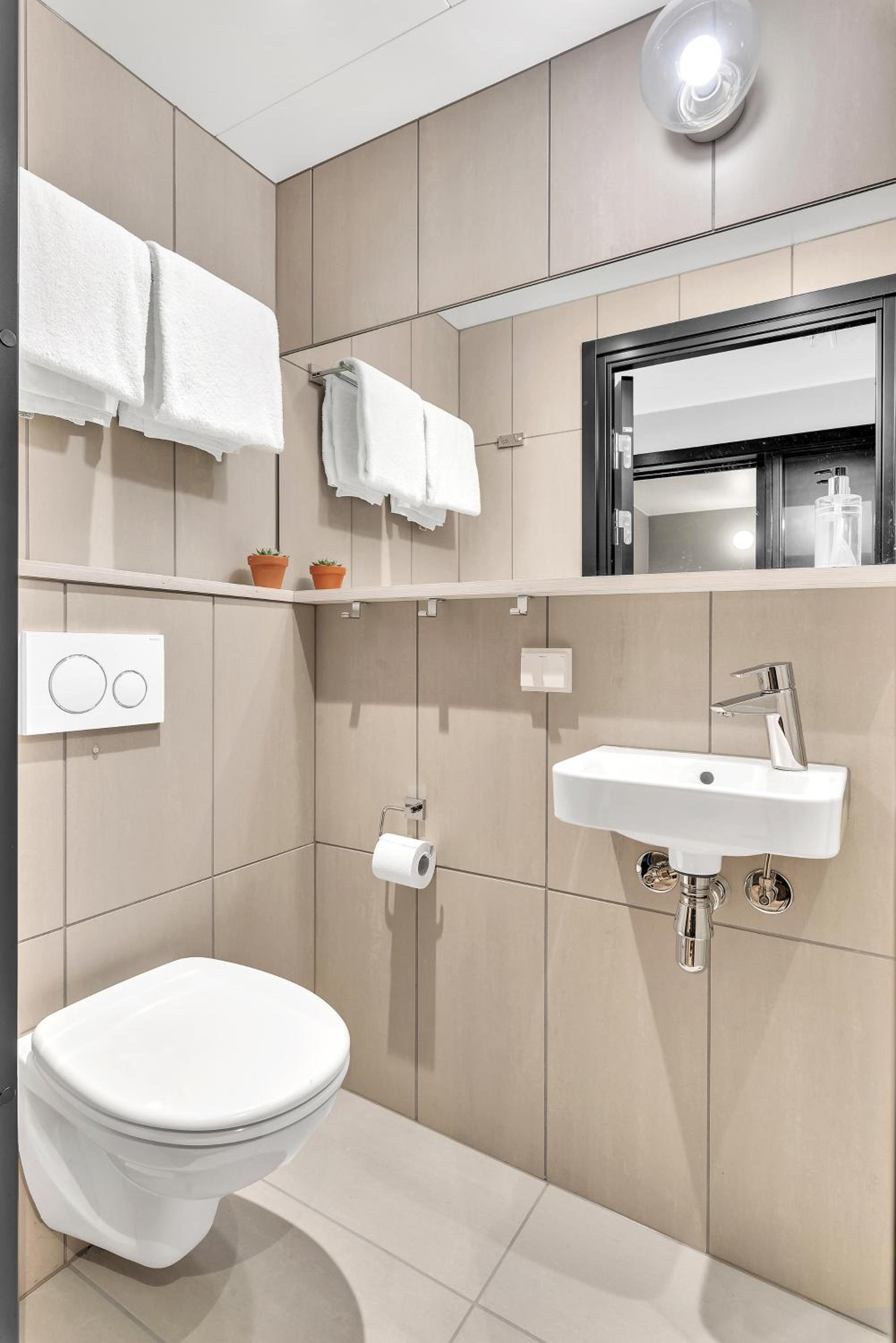 Superior Studio Apartment For Two with Balcony photo 3