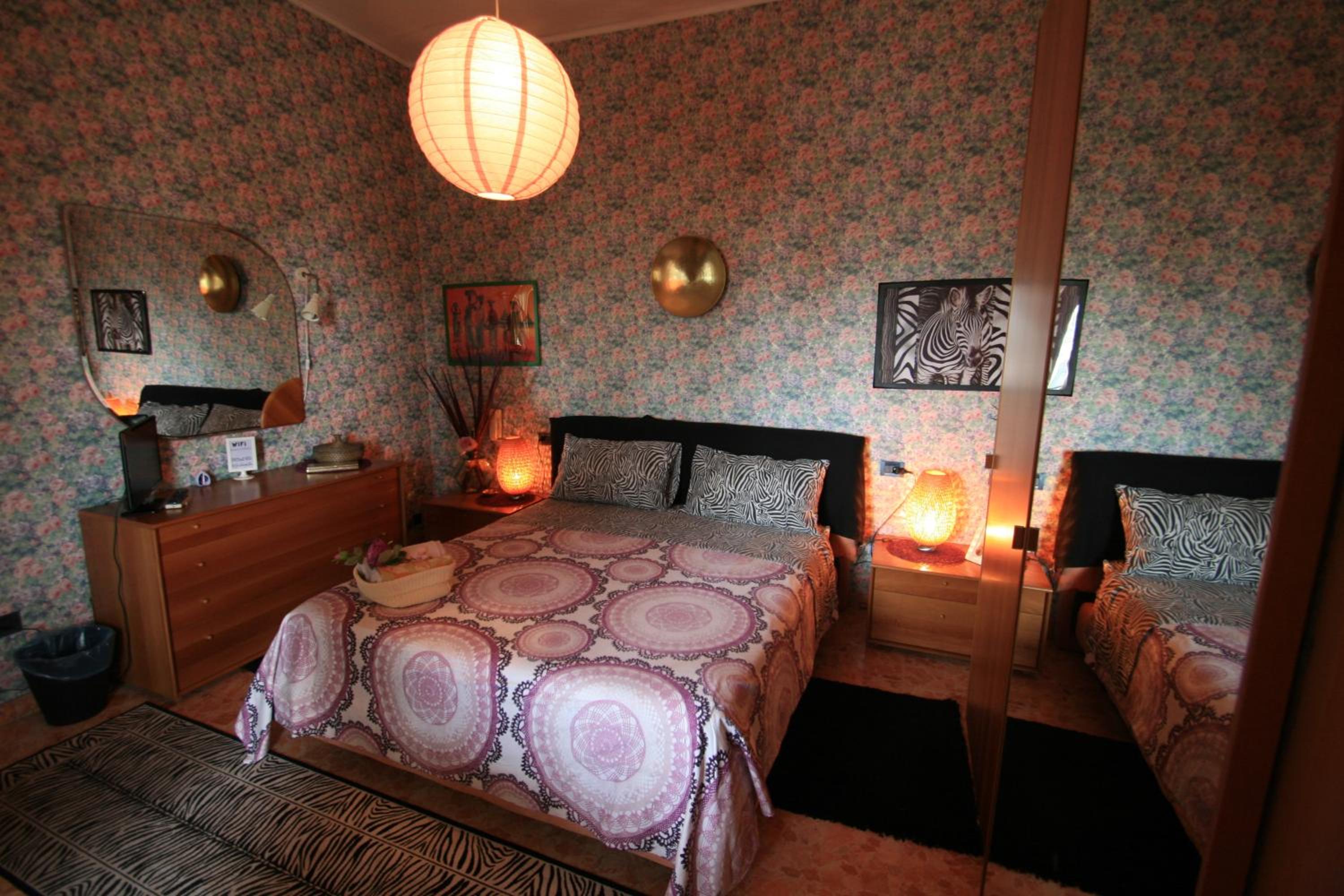 Double Room with Shared Bathroom photo 2