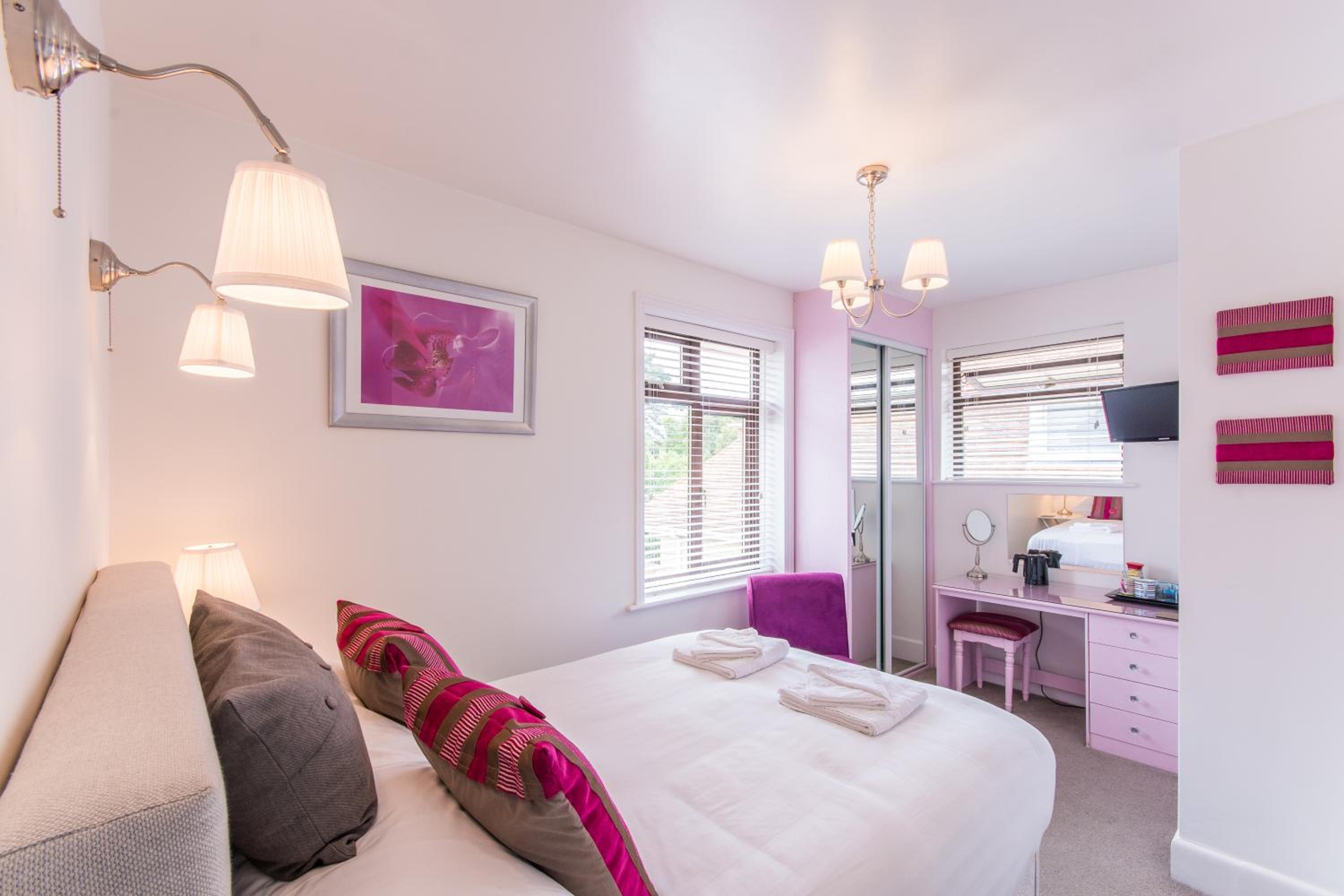 Budget Double Room photo 3