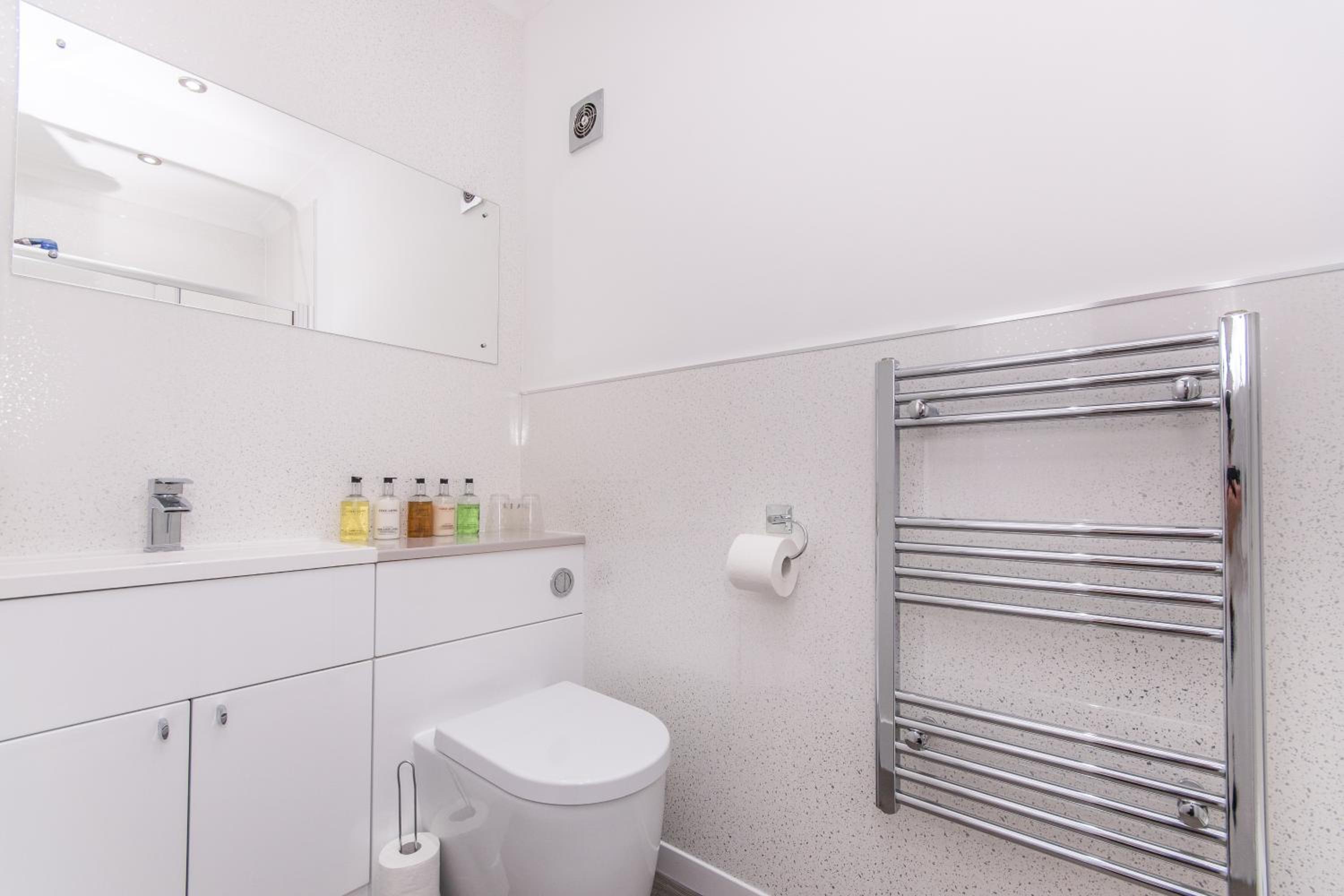 Budget Twin Room photo 2