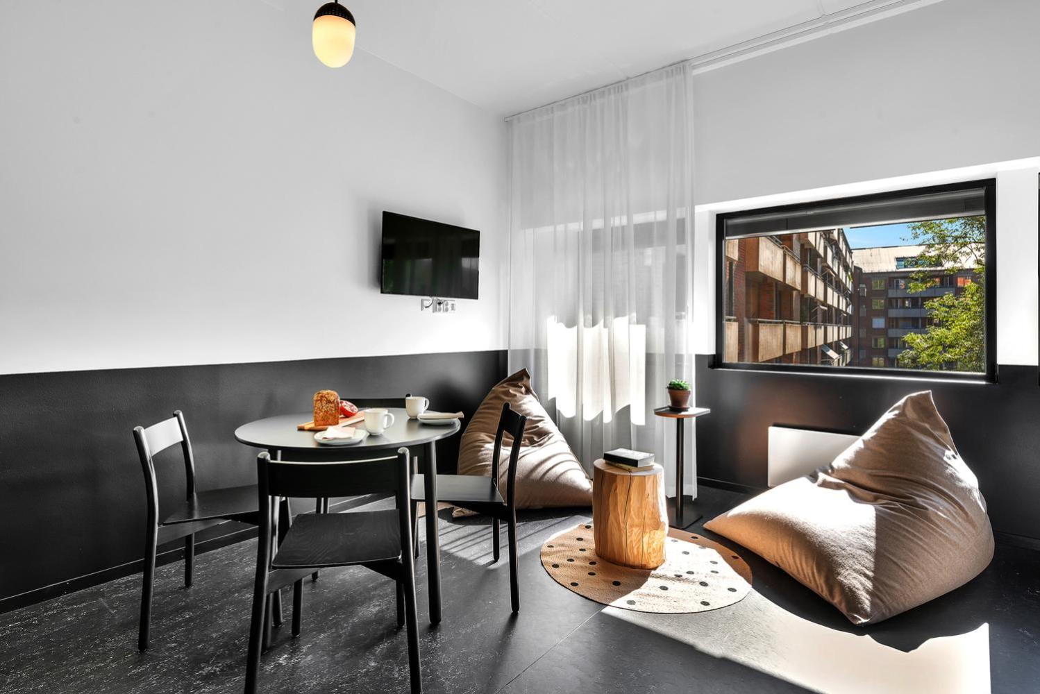 Two-Bedroom Apartment for Four photo 3
