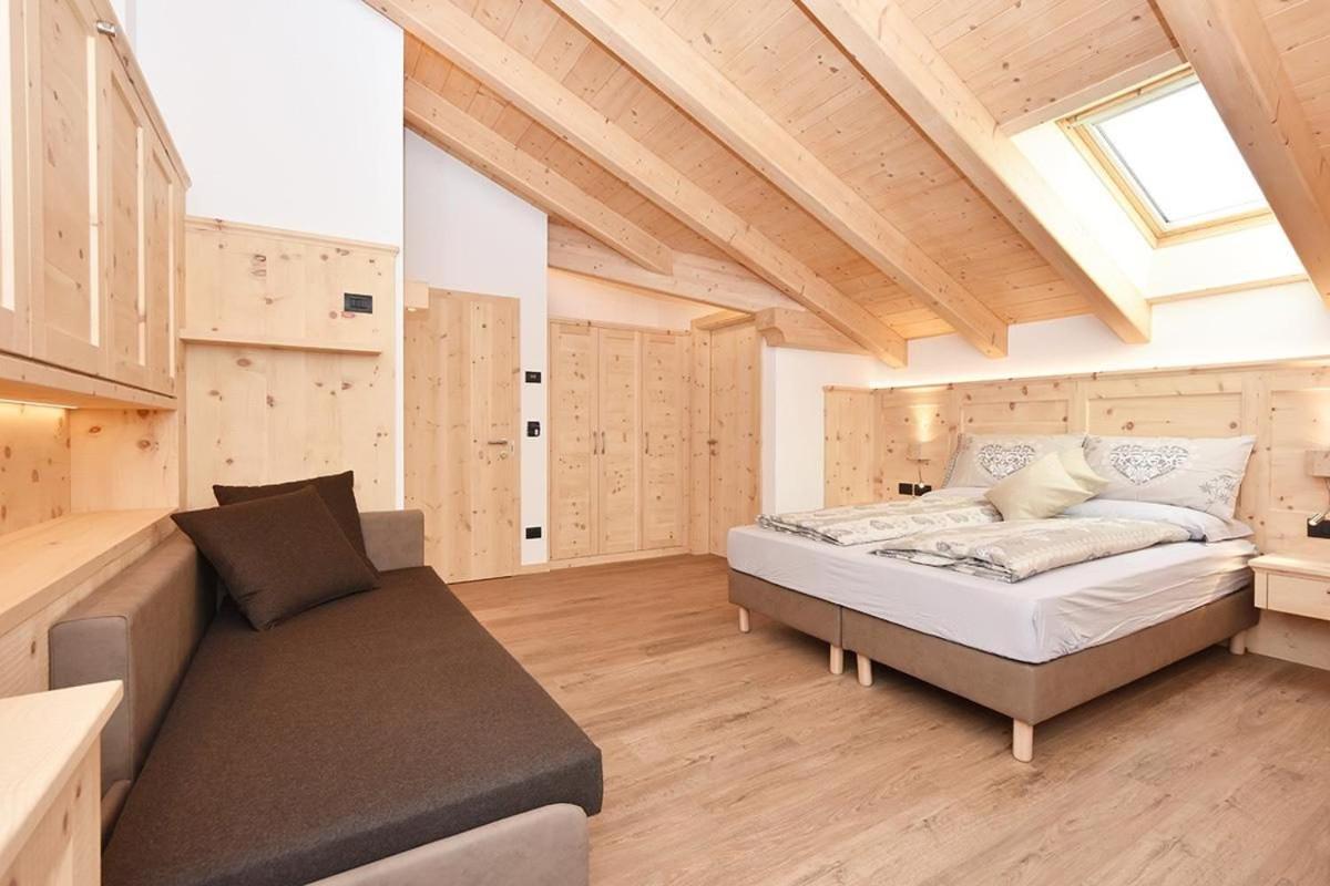 Double or Twin Room with Balcony photo 2