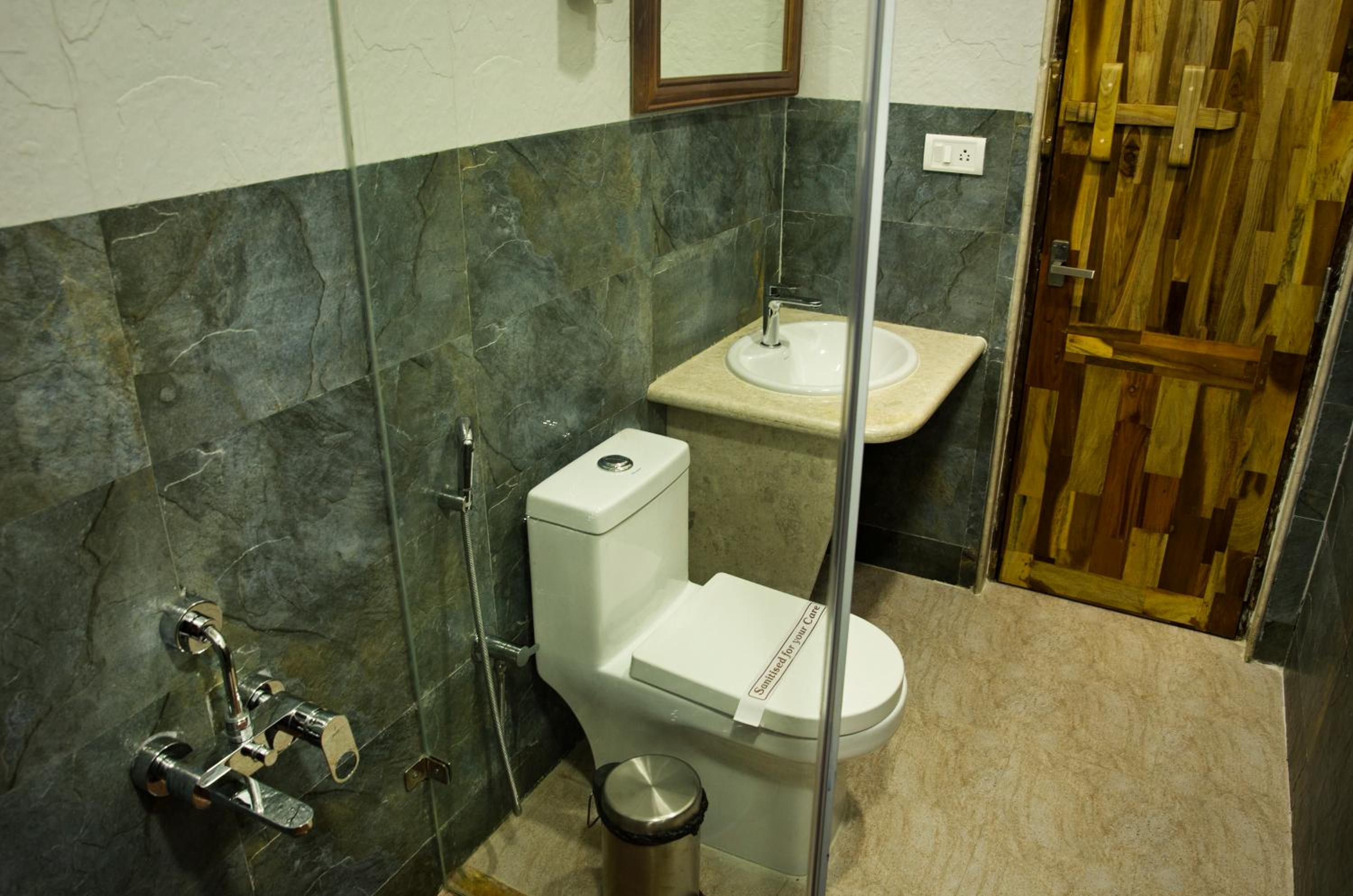 Deluxe Double or Twin Room - Photo 2