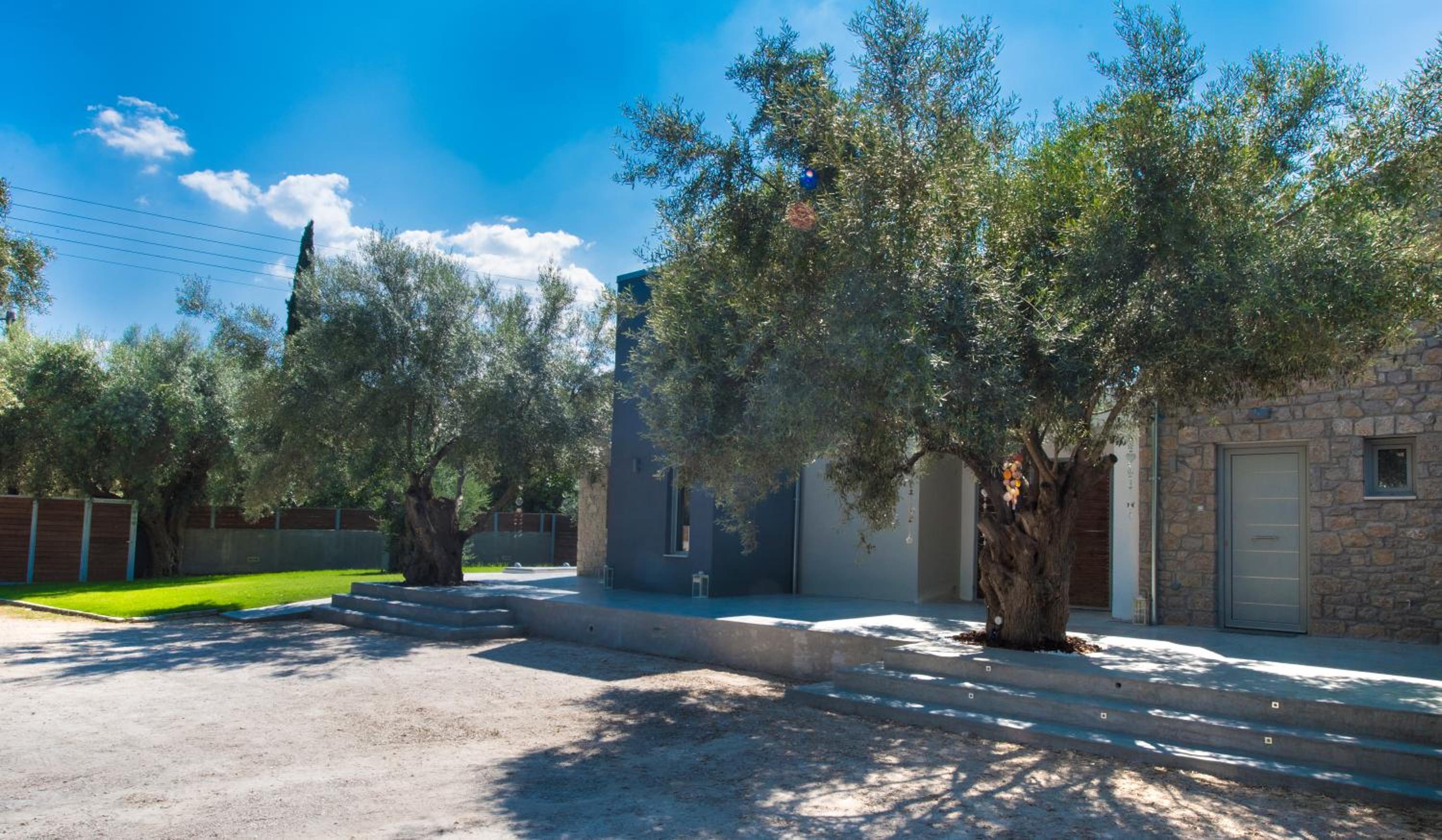 Villa photo 2
