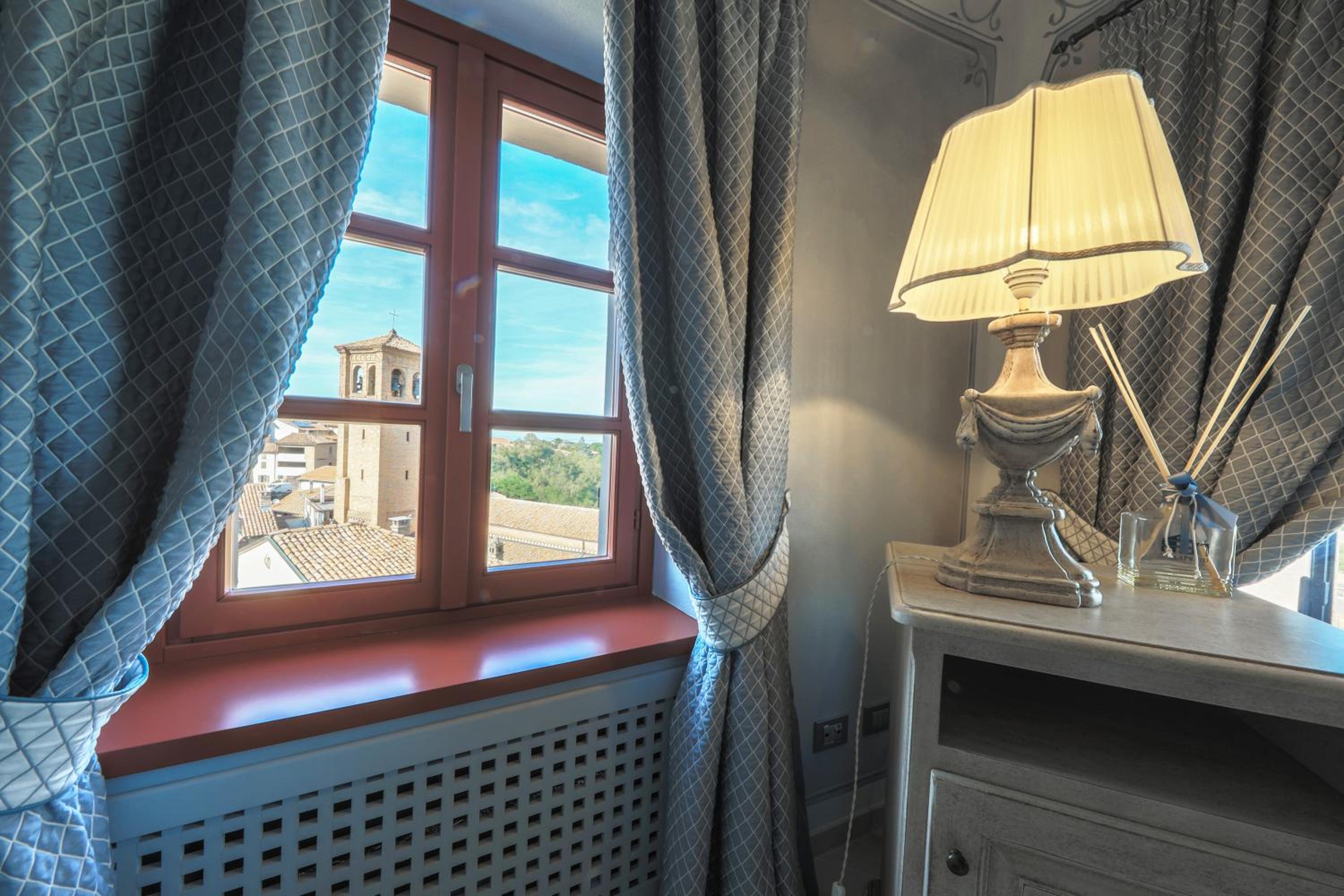 Suite with Spa Access photo 2