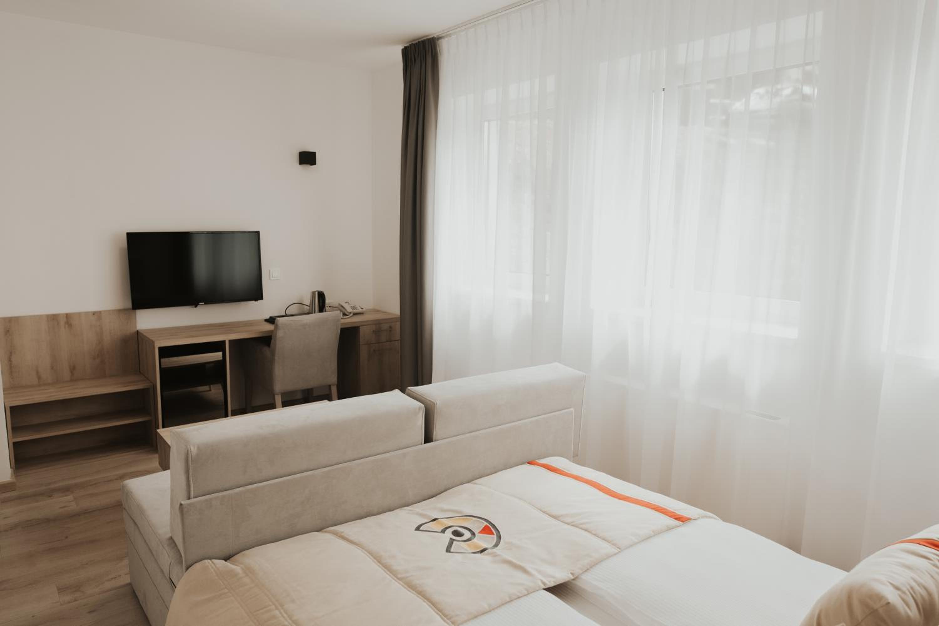 Double Room with Extra Bed photo 3