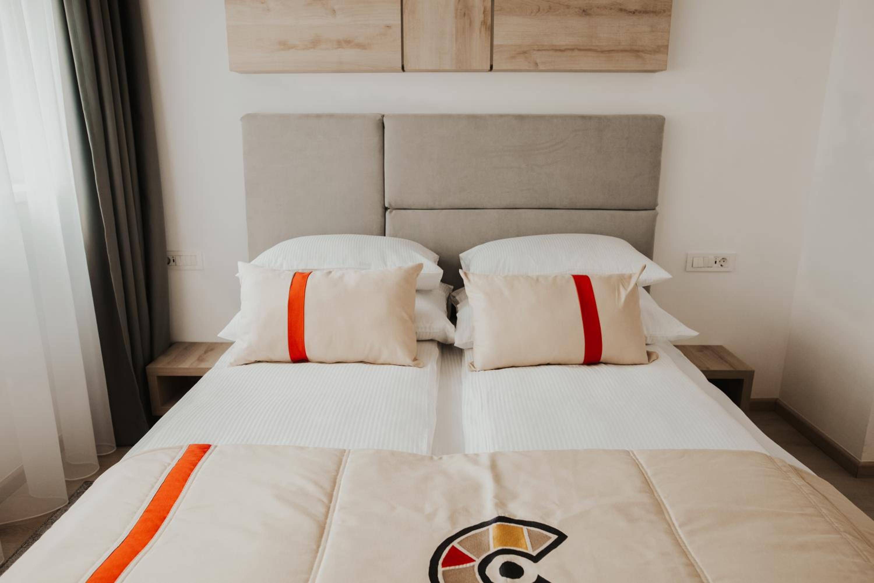 One-Bedroom Apartment - Photo 4