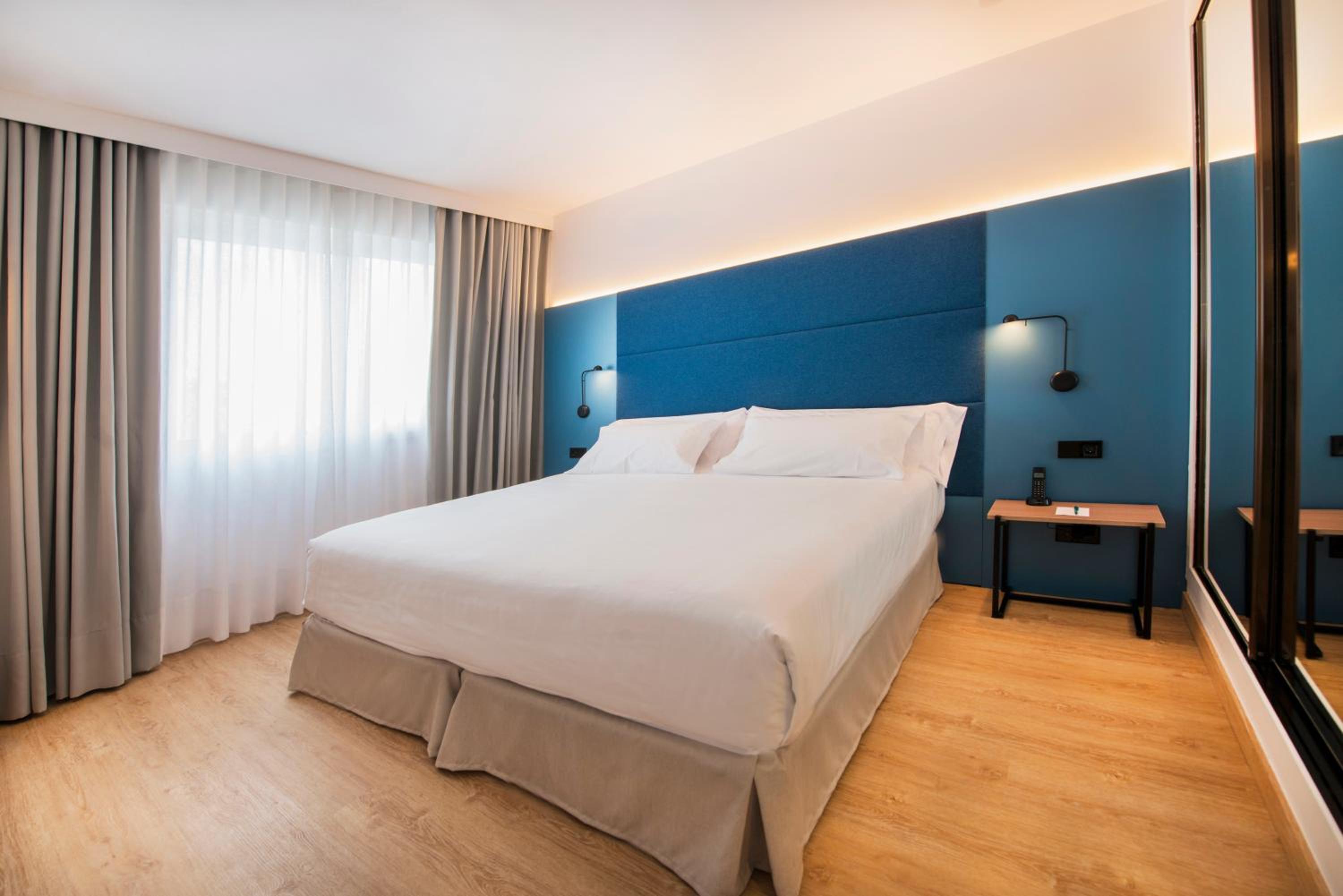 Superior Room (2 Adults) - Photo 4