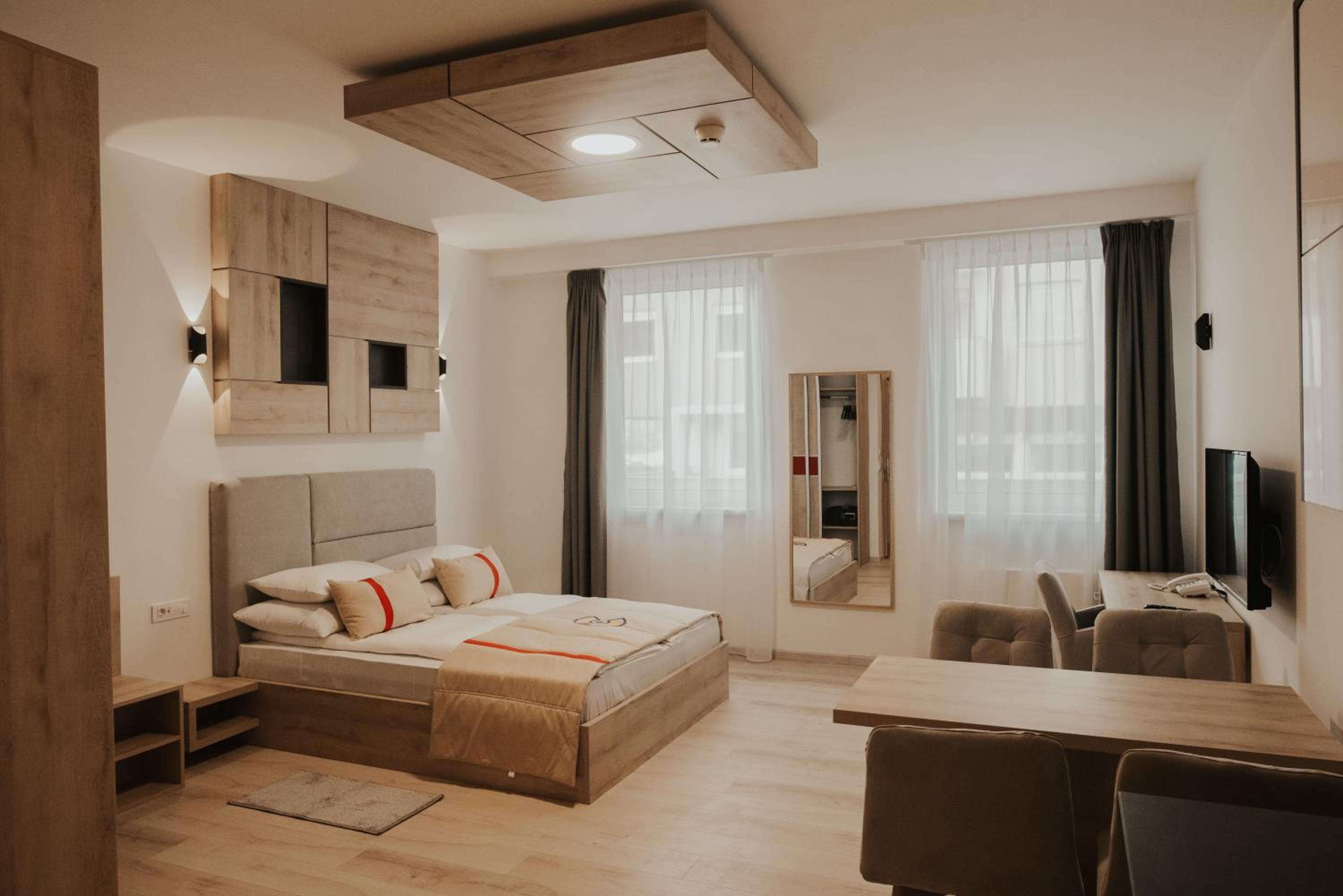 Standard King Room - Photo 1
