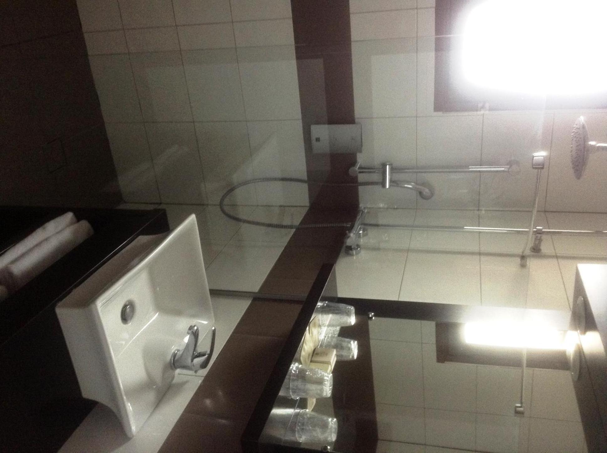 Double Room (1 Adult) - Photo 3