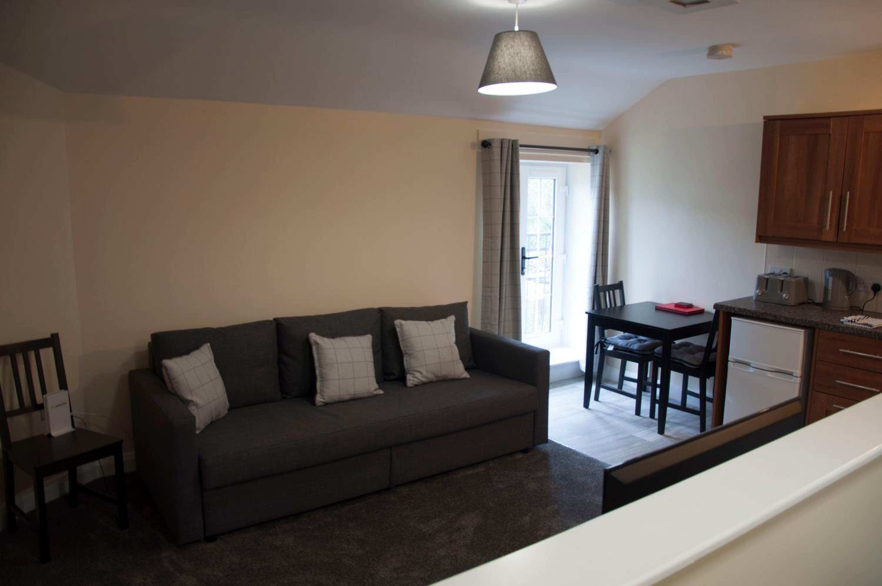 One-Bedroom Apartment photo 3