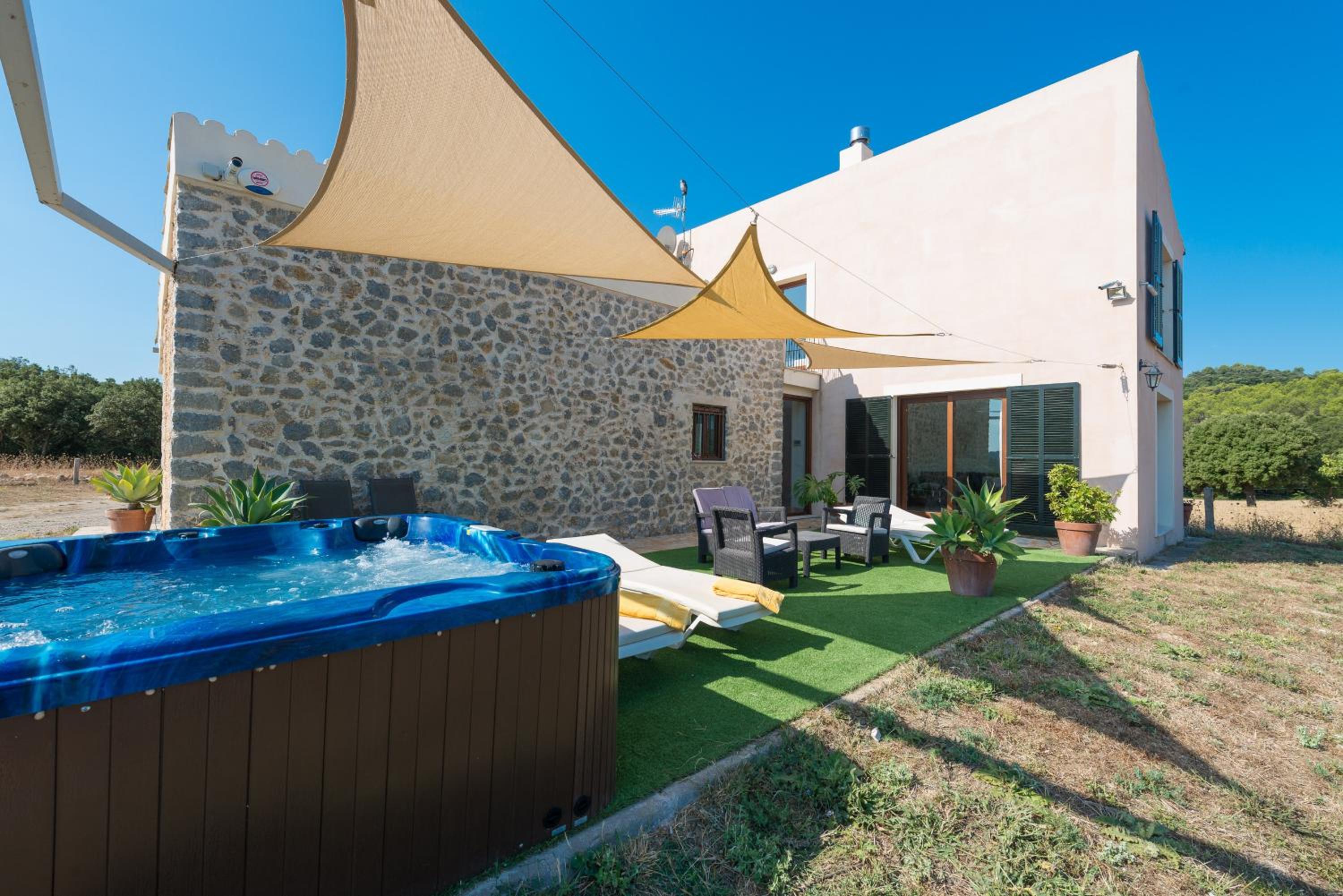 Villa photo 2