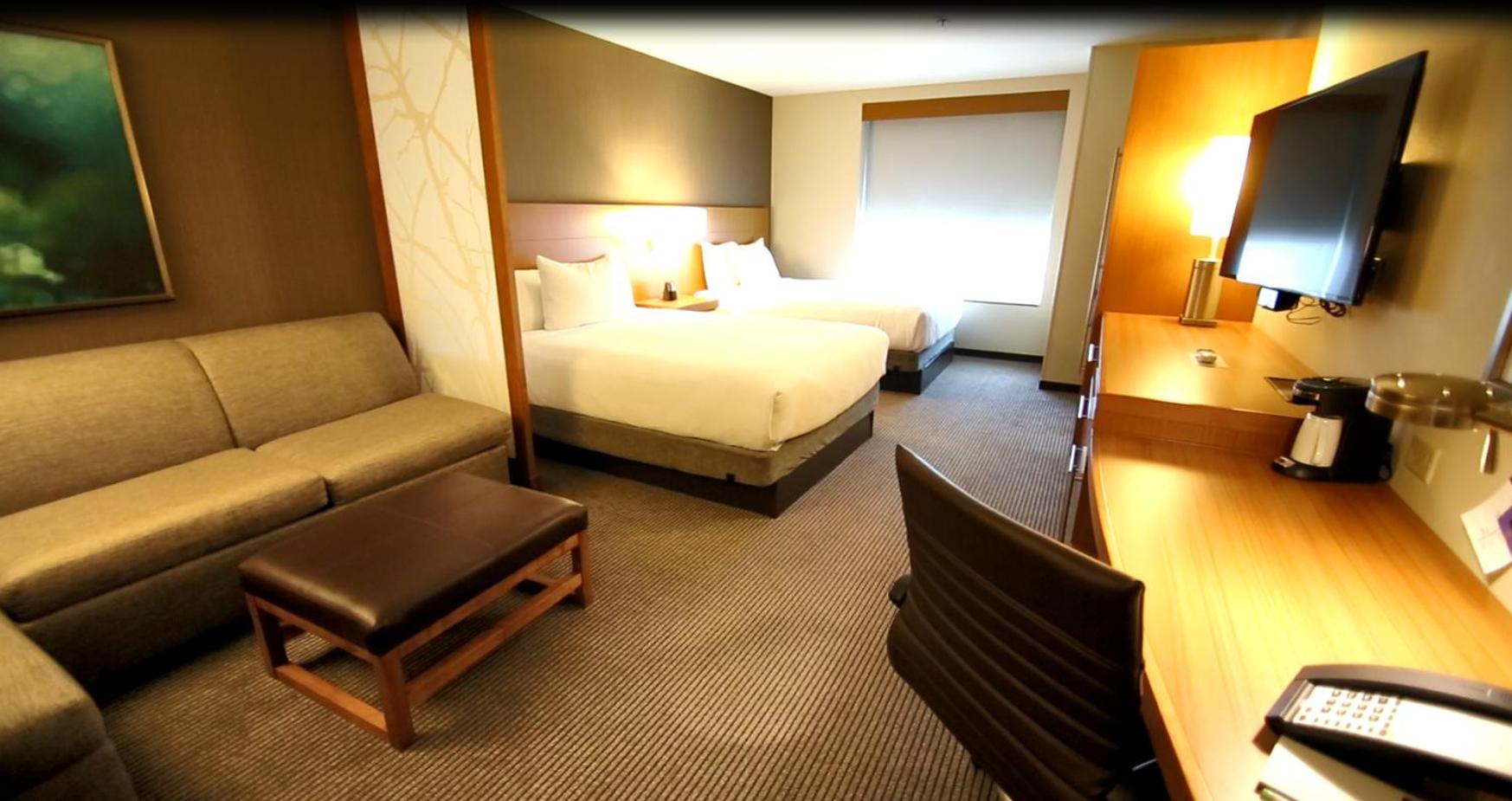 Queen Room with Two Queen Beds, Sofa Bed and Accessible Tub photo 2