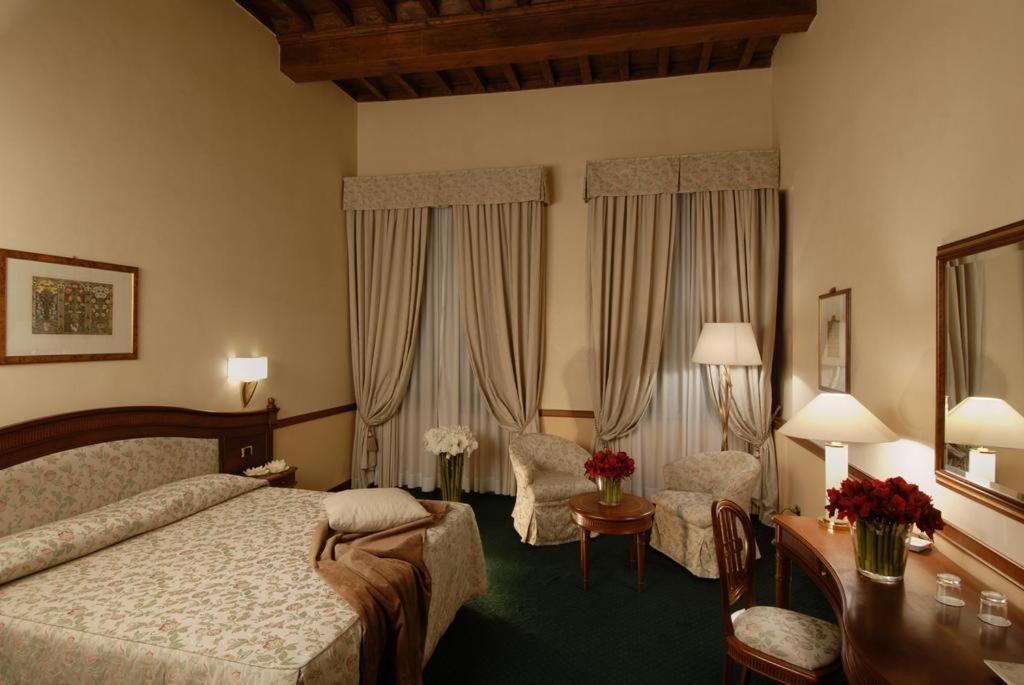 Suite - Photo 3