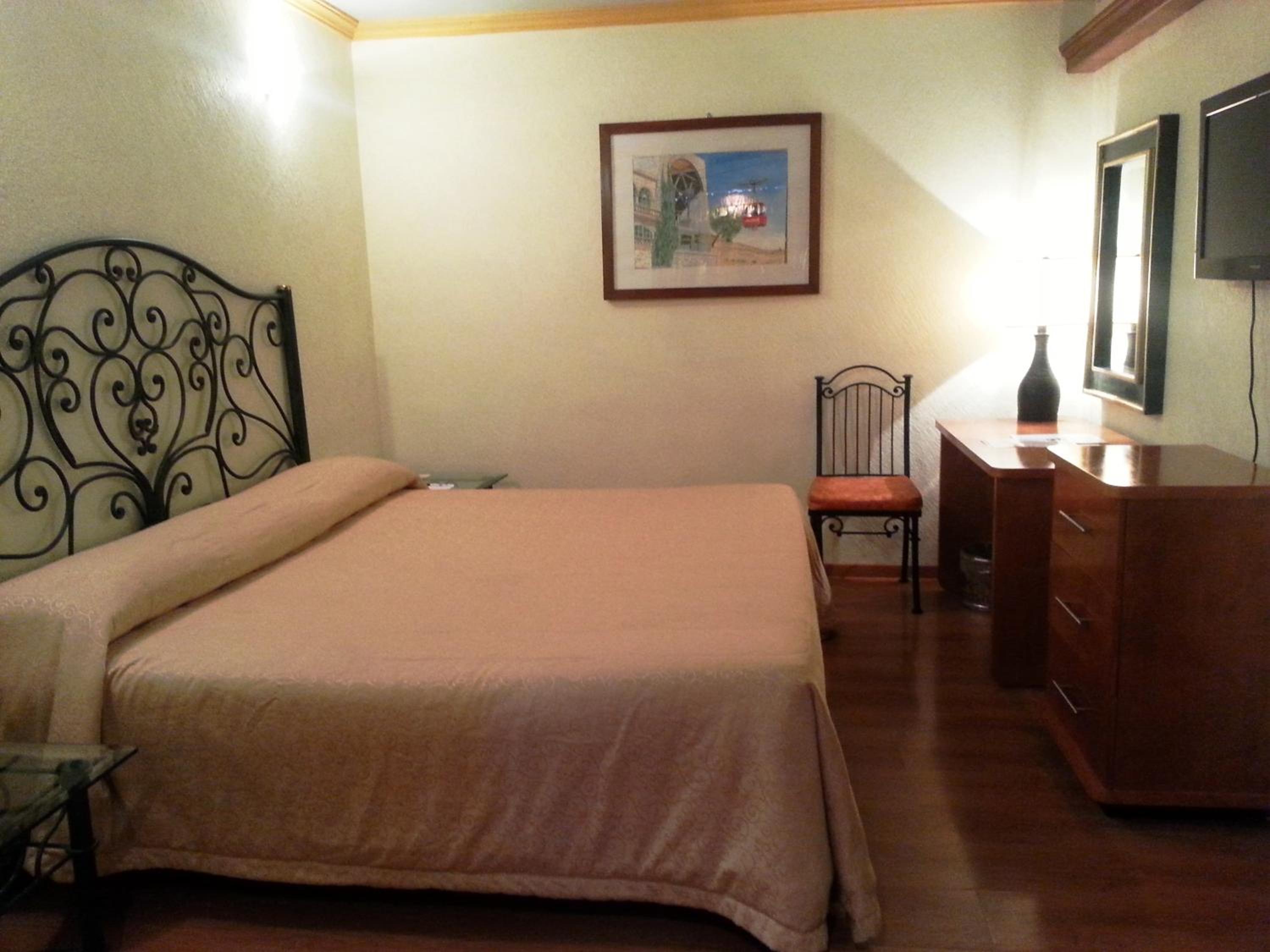 Standard Queen Room photo 1