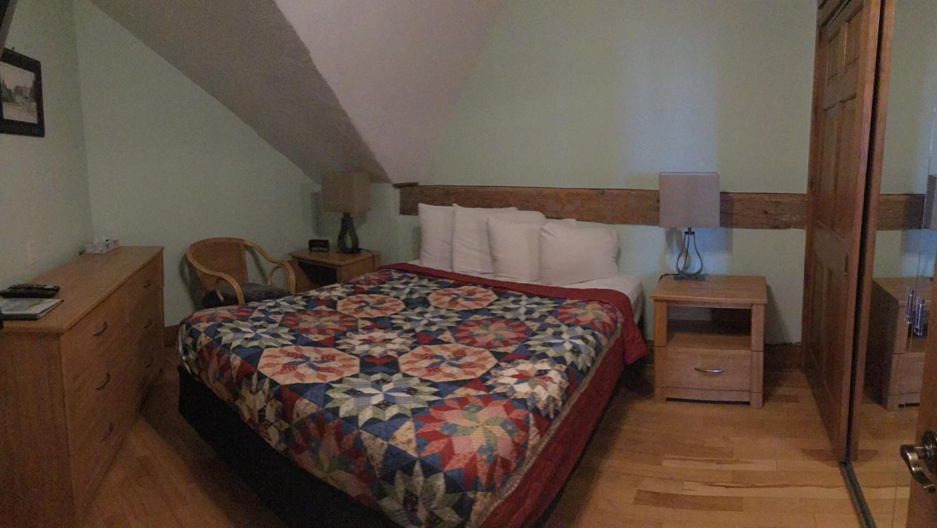 One-Bedroom Suite photo 3