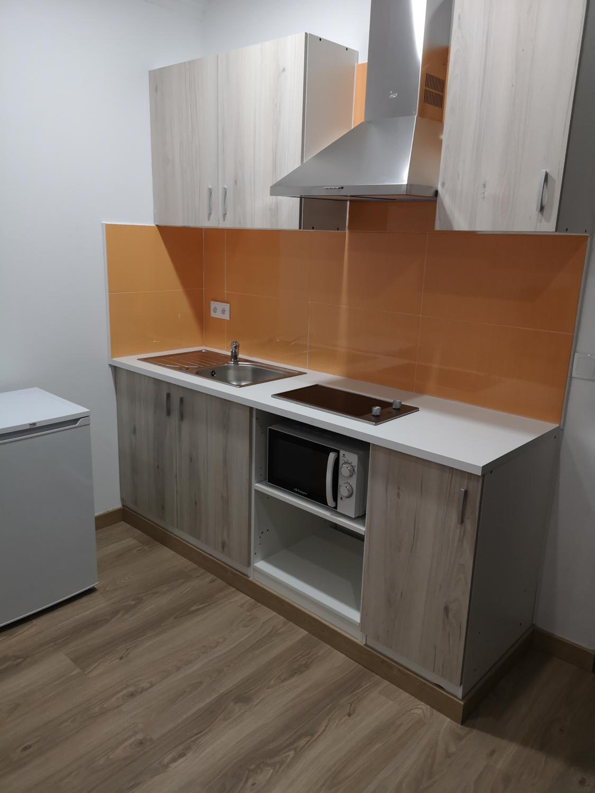 Apartment - Split Level - Photo 2