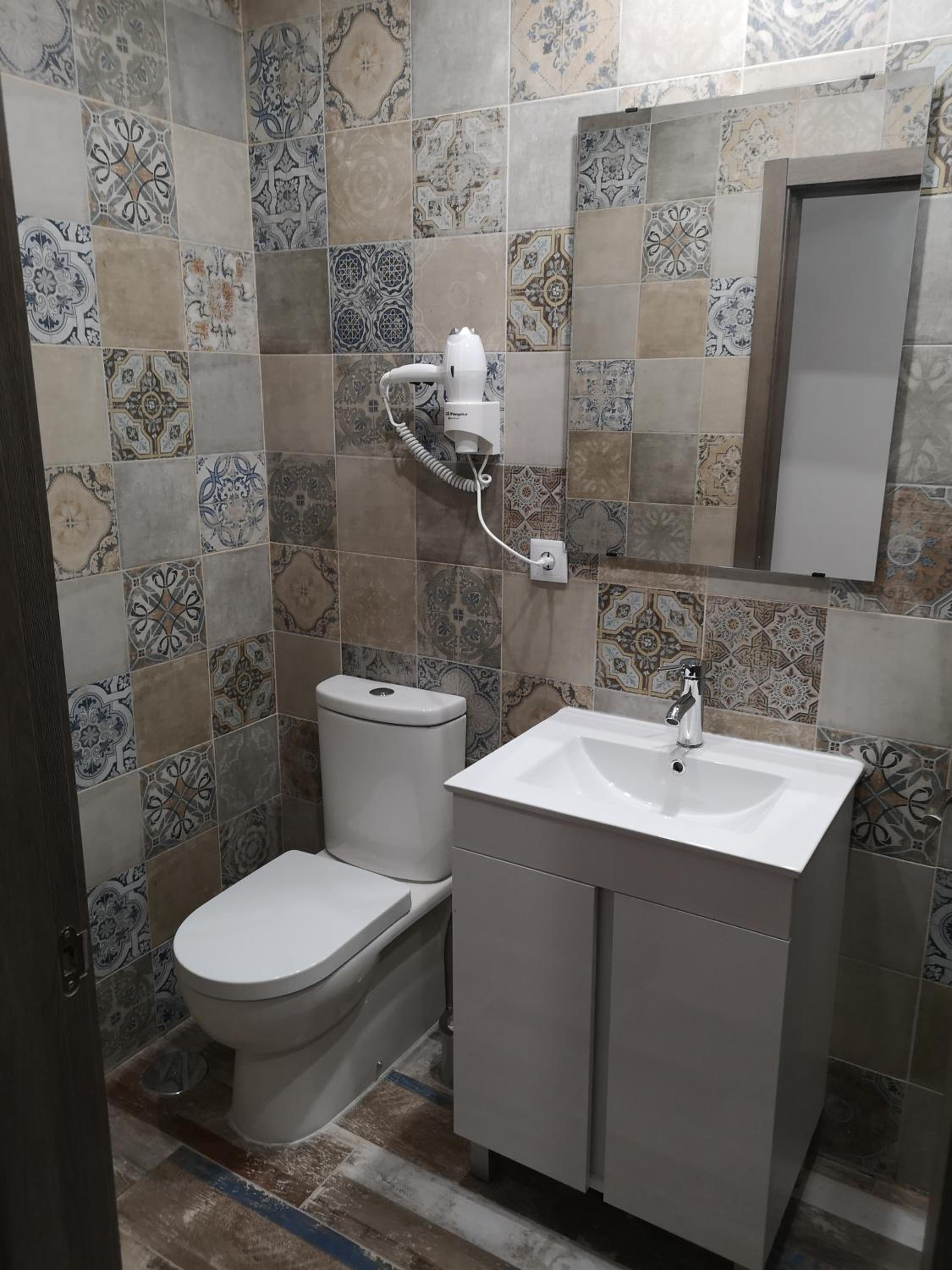 Apartment - Split Level - Photo 5