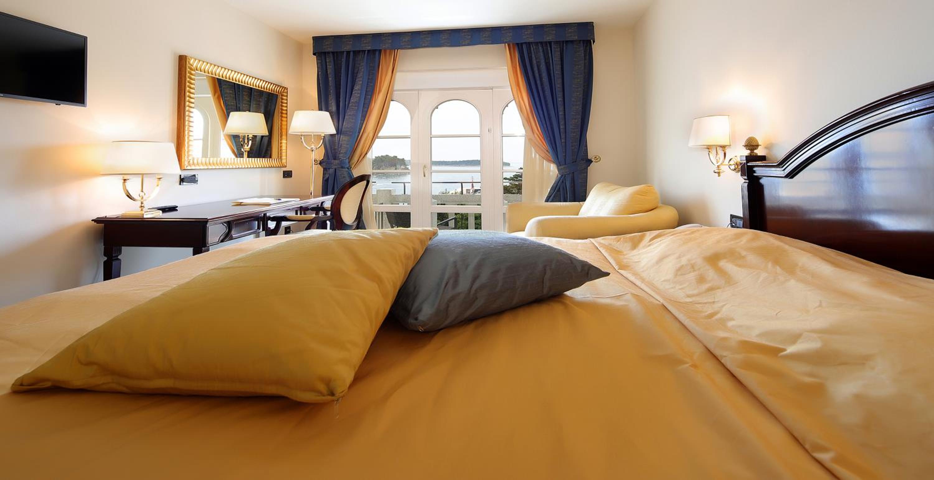  Deluxe Double Room with Sea View and Balcony - Photo 13
