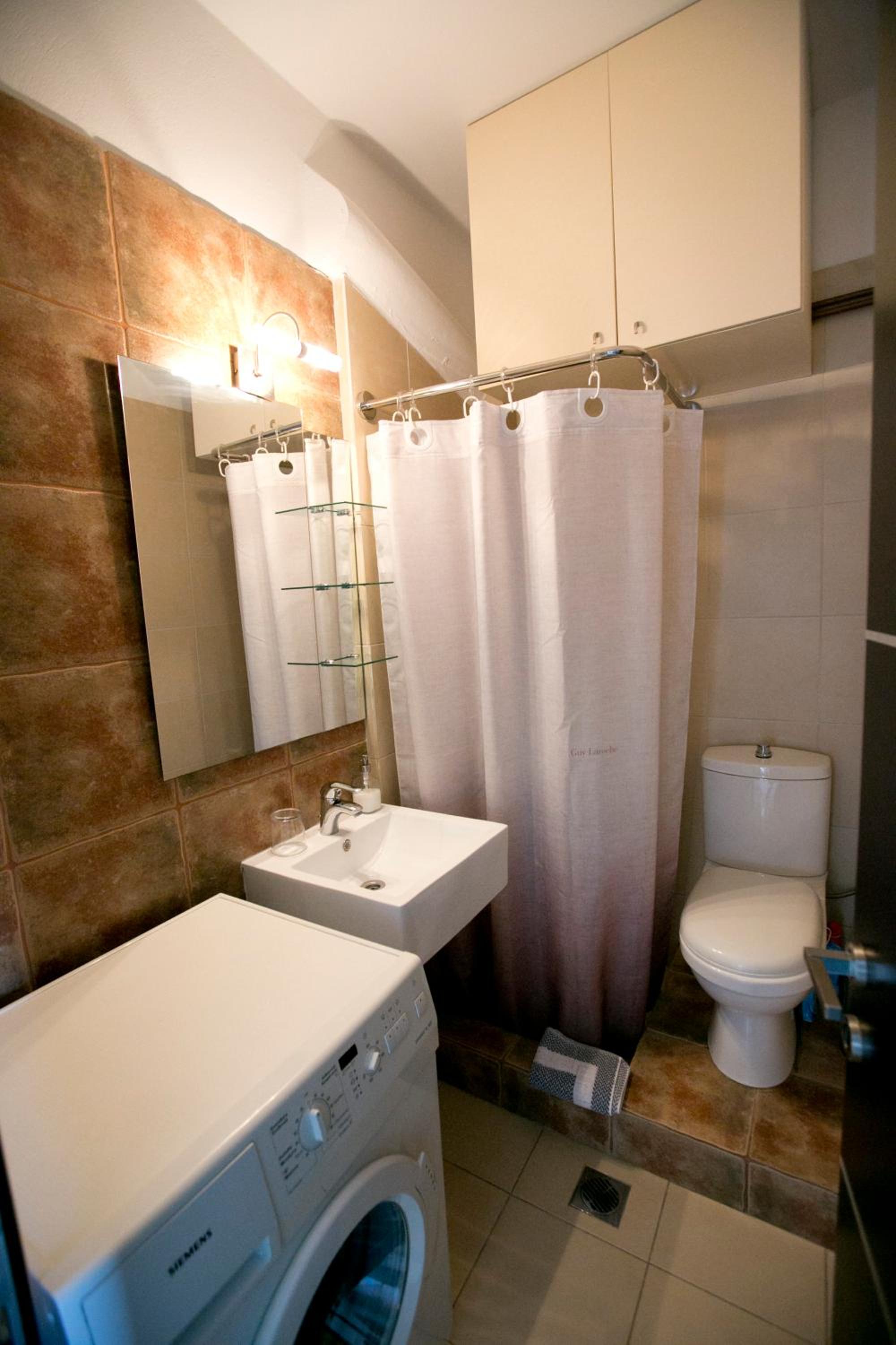Apartment - Photo 8