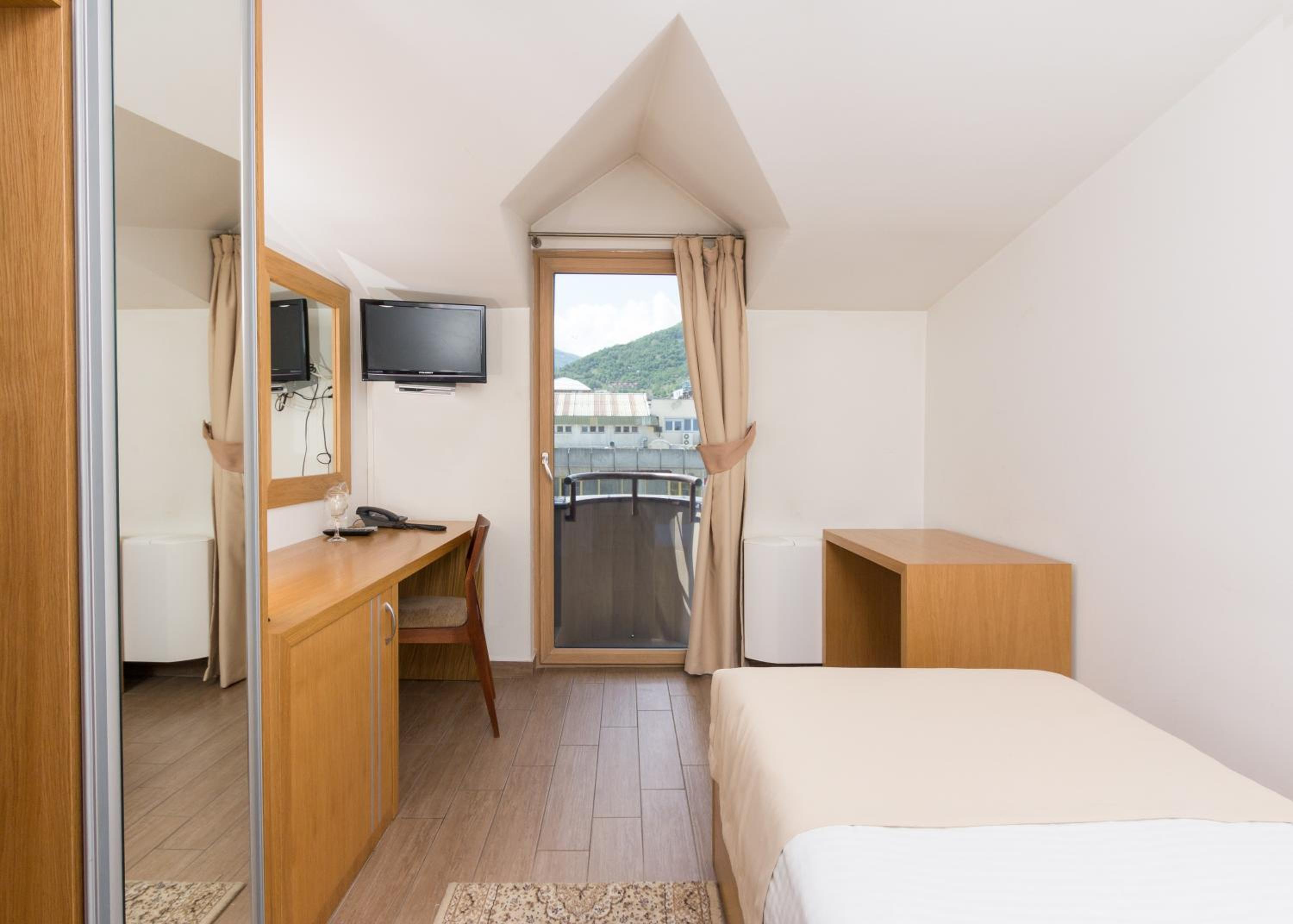 Classic Single Room with Balcony photo 1