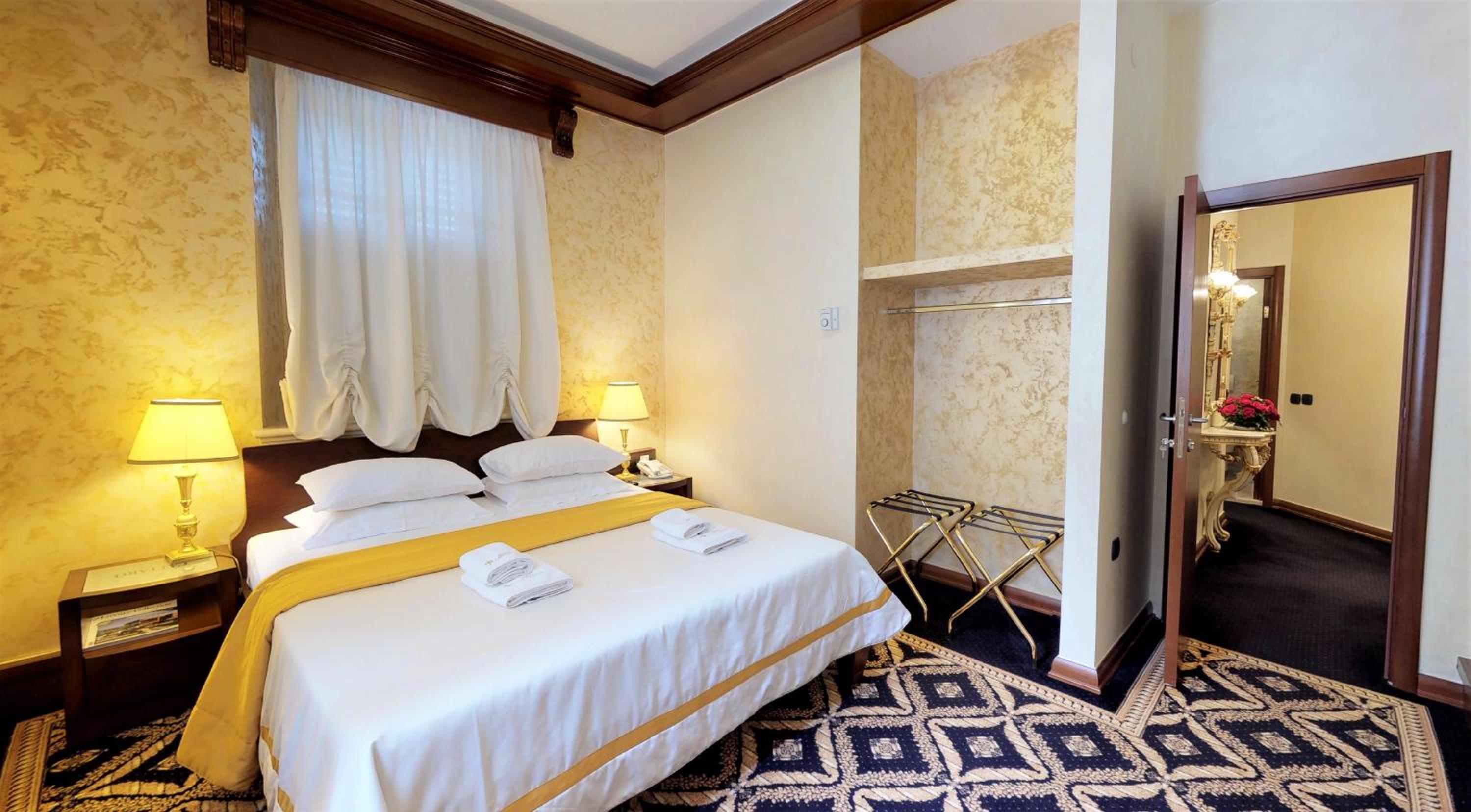 Deluxe Suite photo 1