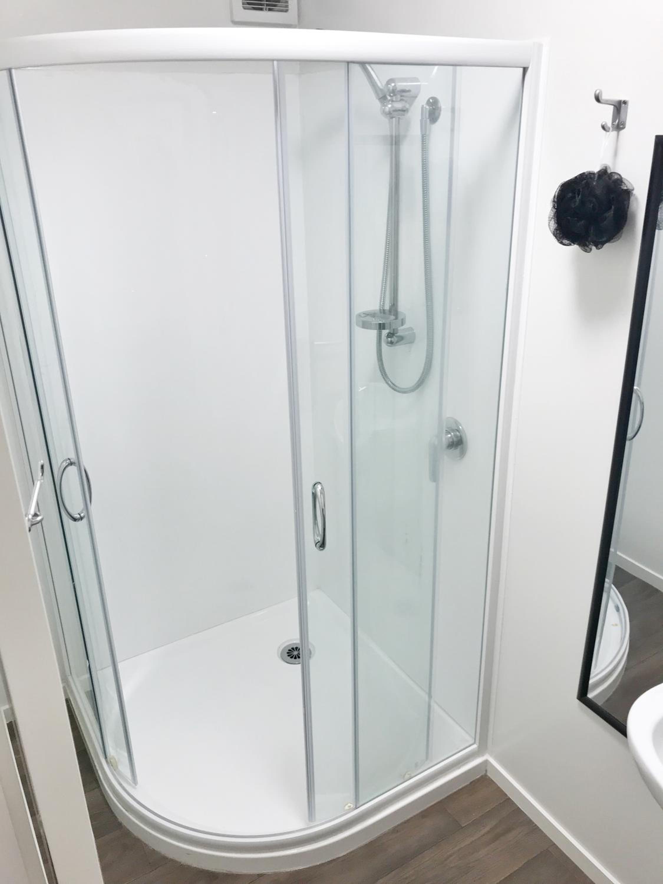 Single Room With Bathroom photo 2