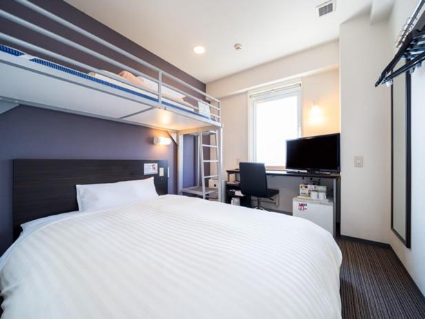 Room with Double Bed and Bunk Bed - Non-Smoking - Photo 1