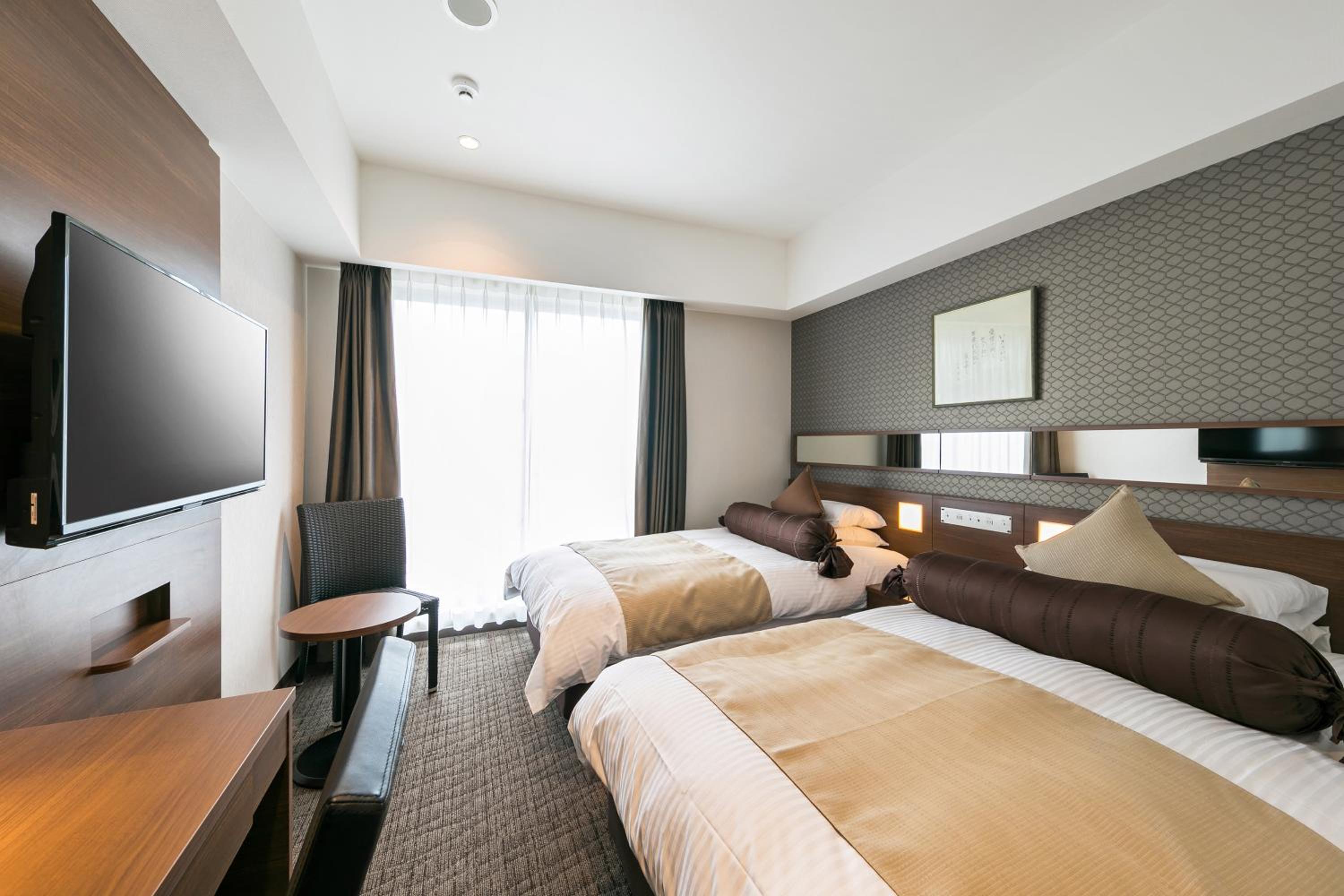 High Floor Ocean View Twin Room with Balcony - Non-Smoking (Misaki Building)