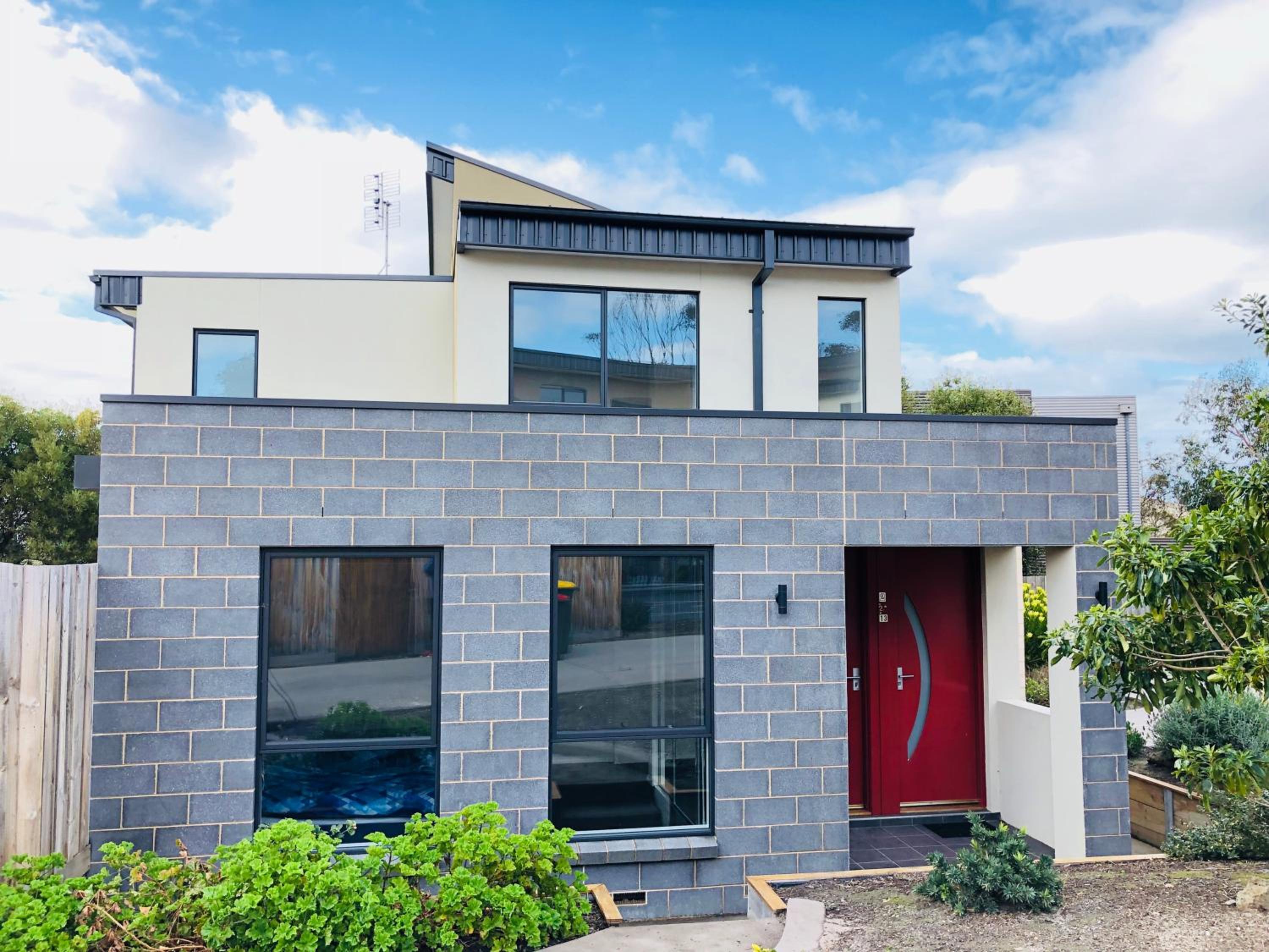 Deluxe Four-Bedroom Holiday Home photo 2