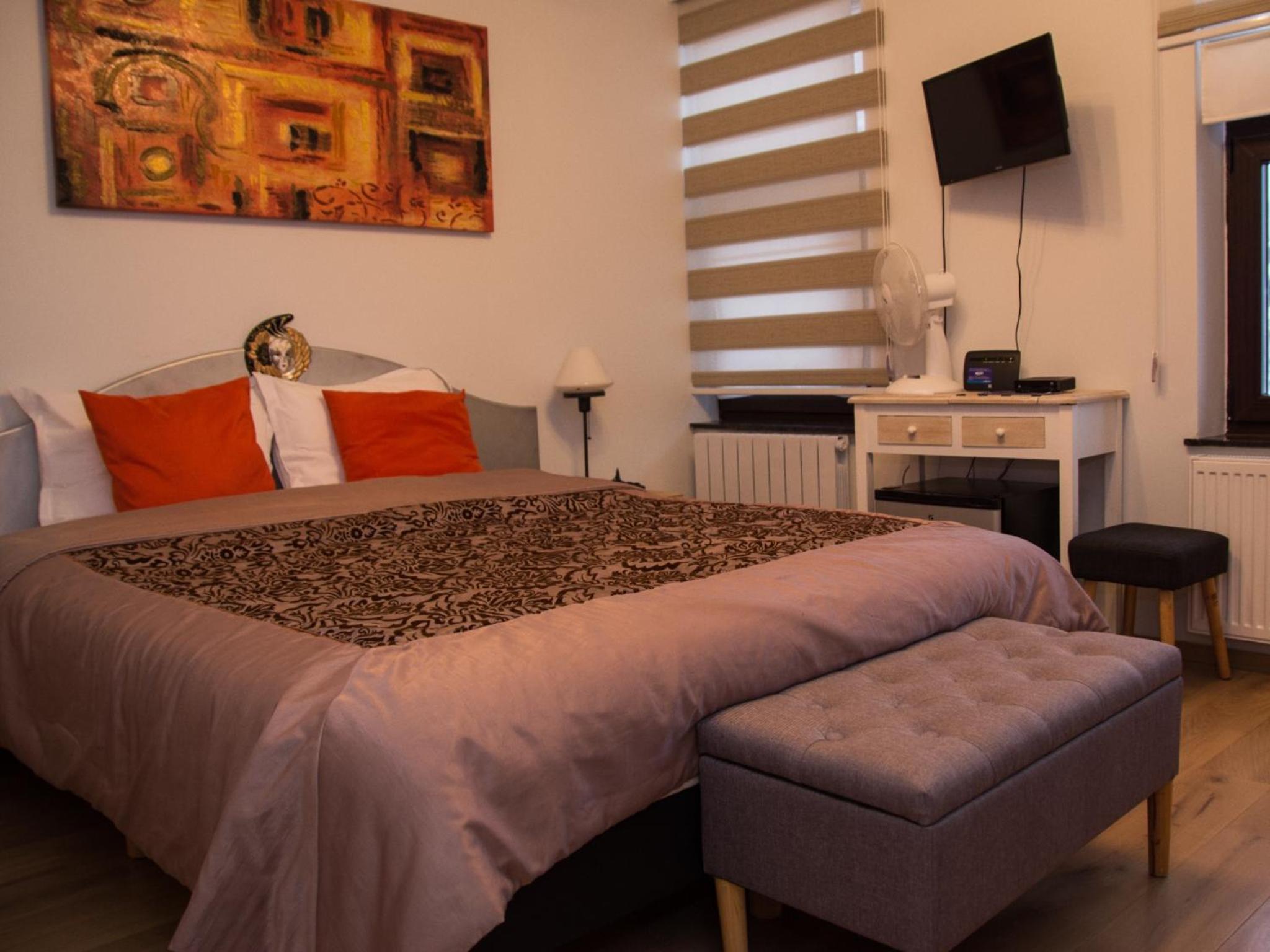 Double Room with Private Bathroom photo 1