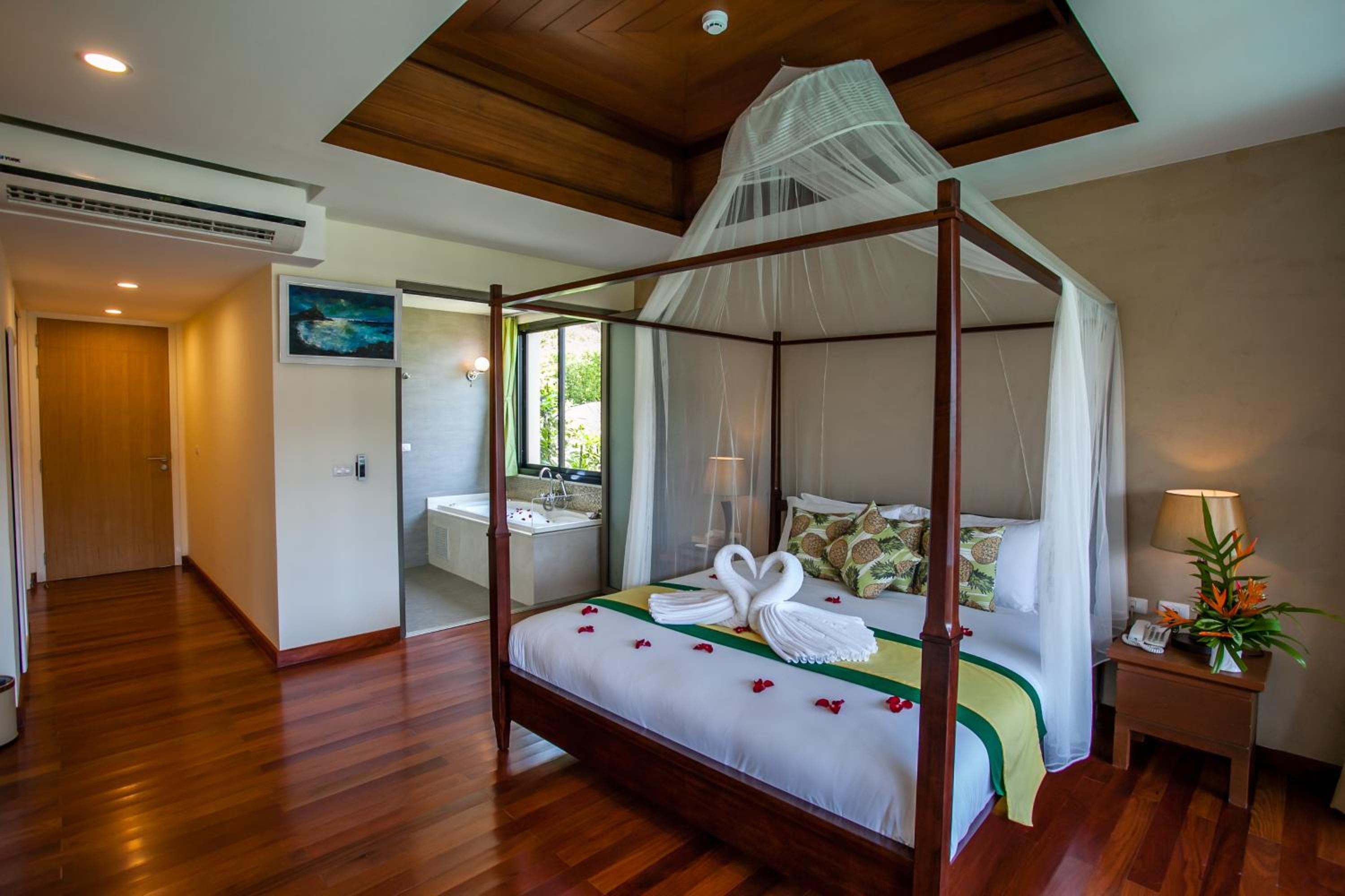 Two-Story Pool Villa photo 2