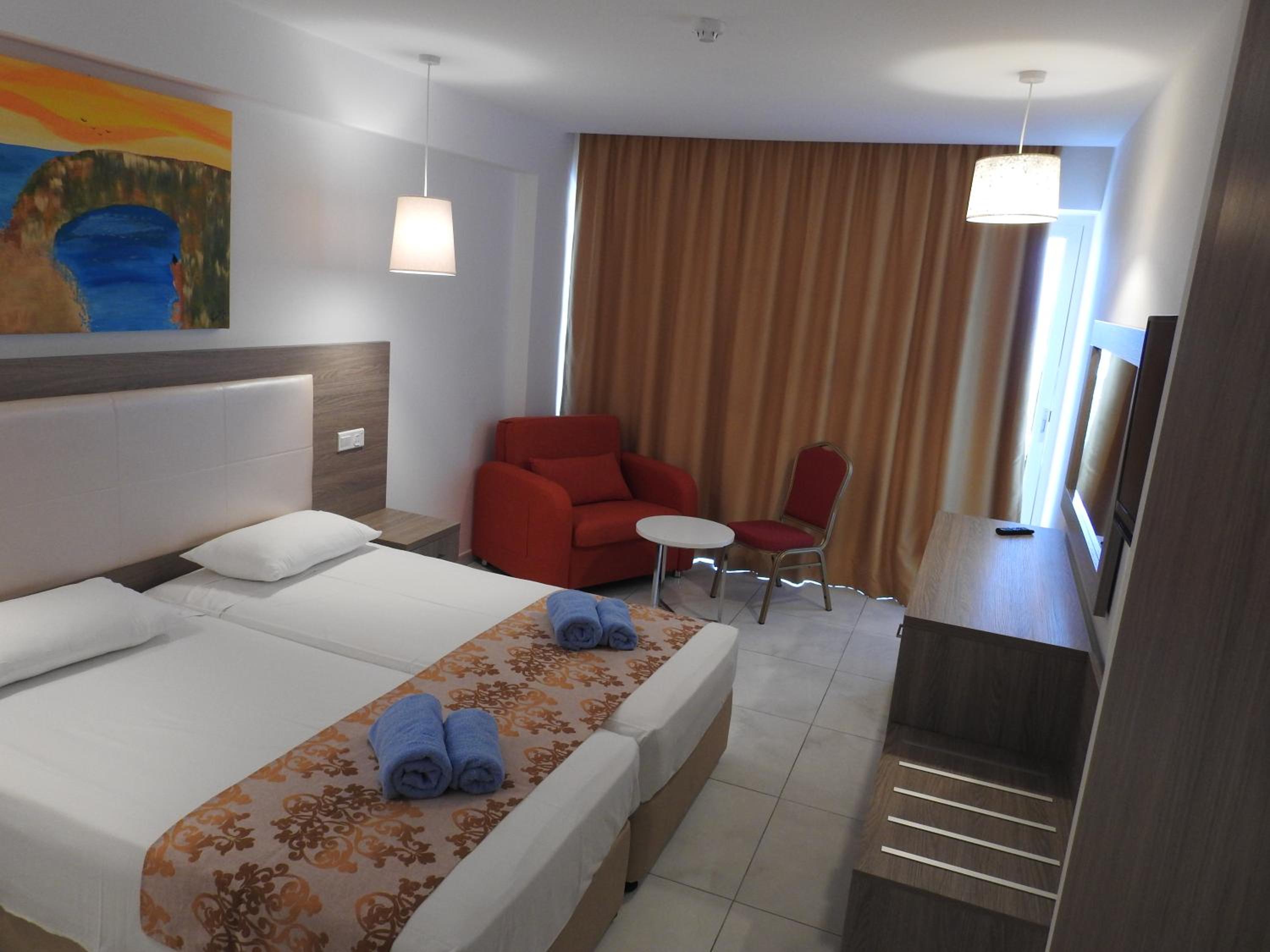 Deluxe Room with Sea View photo 2