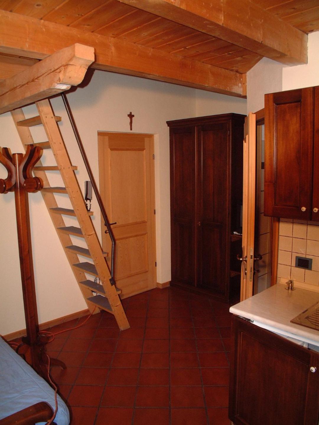 Studio Apartment photo 1